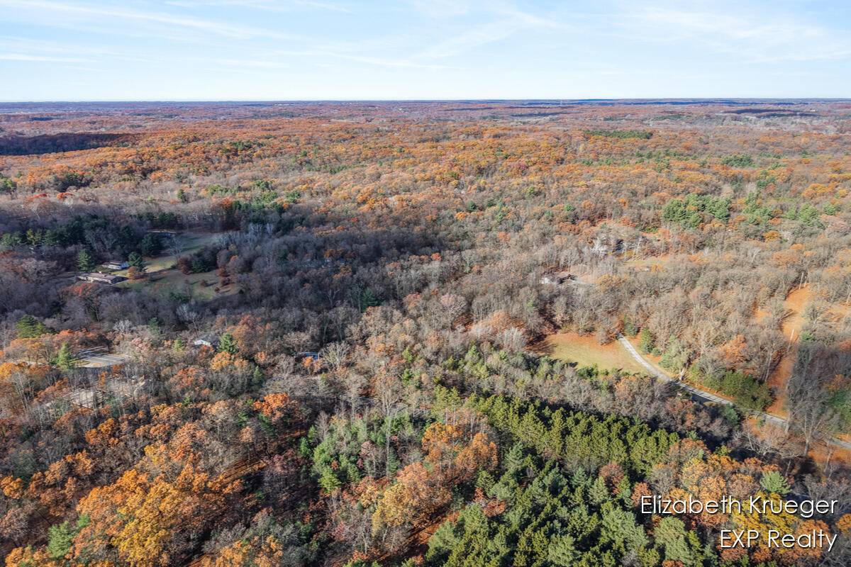 Ada, MI 49301,8965 Vergennes SE Street