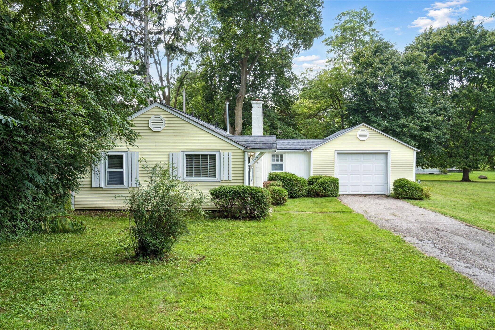 Hillsdale, MI 49242,192 S West Street