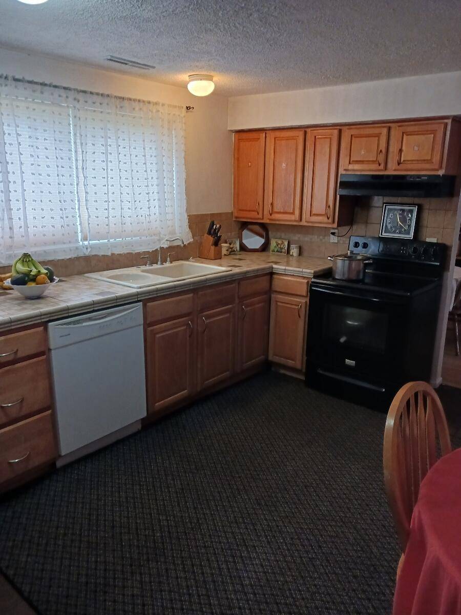 Westland, MI 48185,34153 WARREN Road