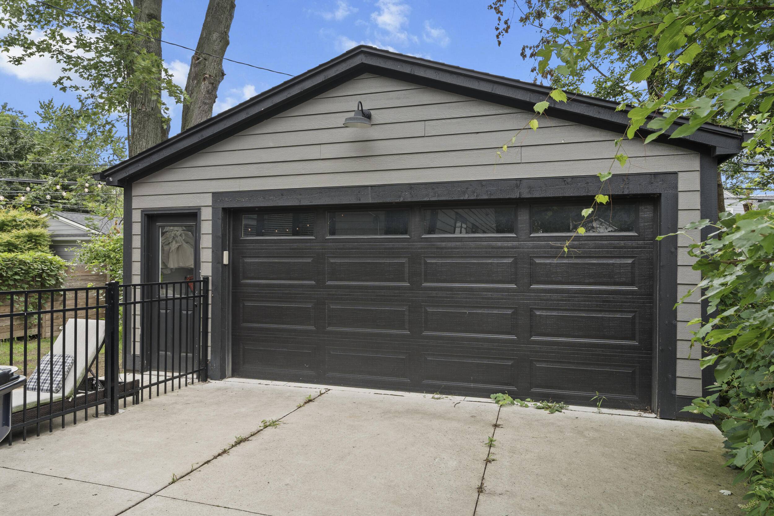 Royal Oak, MI 48067,718 N Alexander Avenue