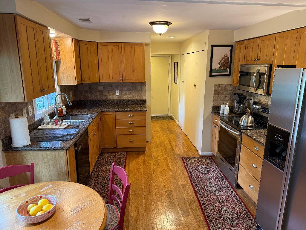 Troy, MI 48084,133 Kirk Lane Drive