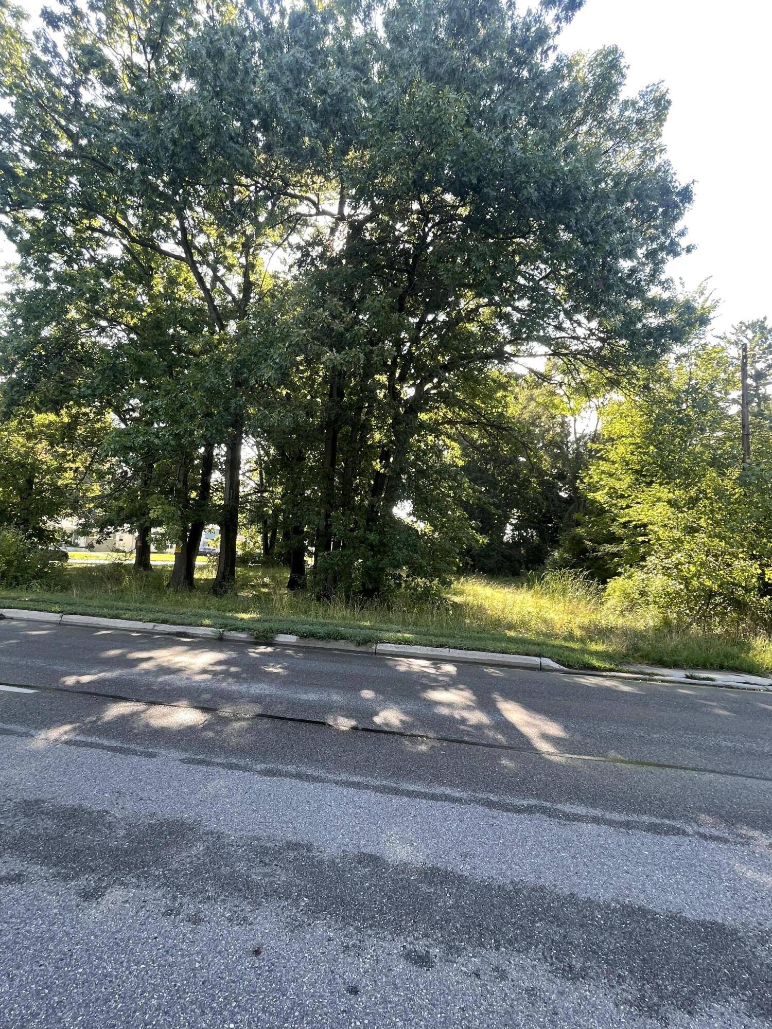 Flint, MI 48506,3301 N Center Road