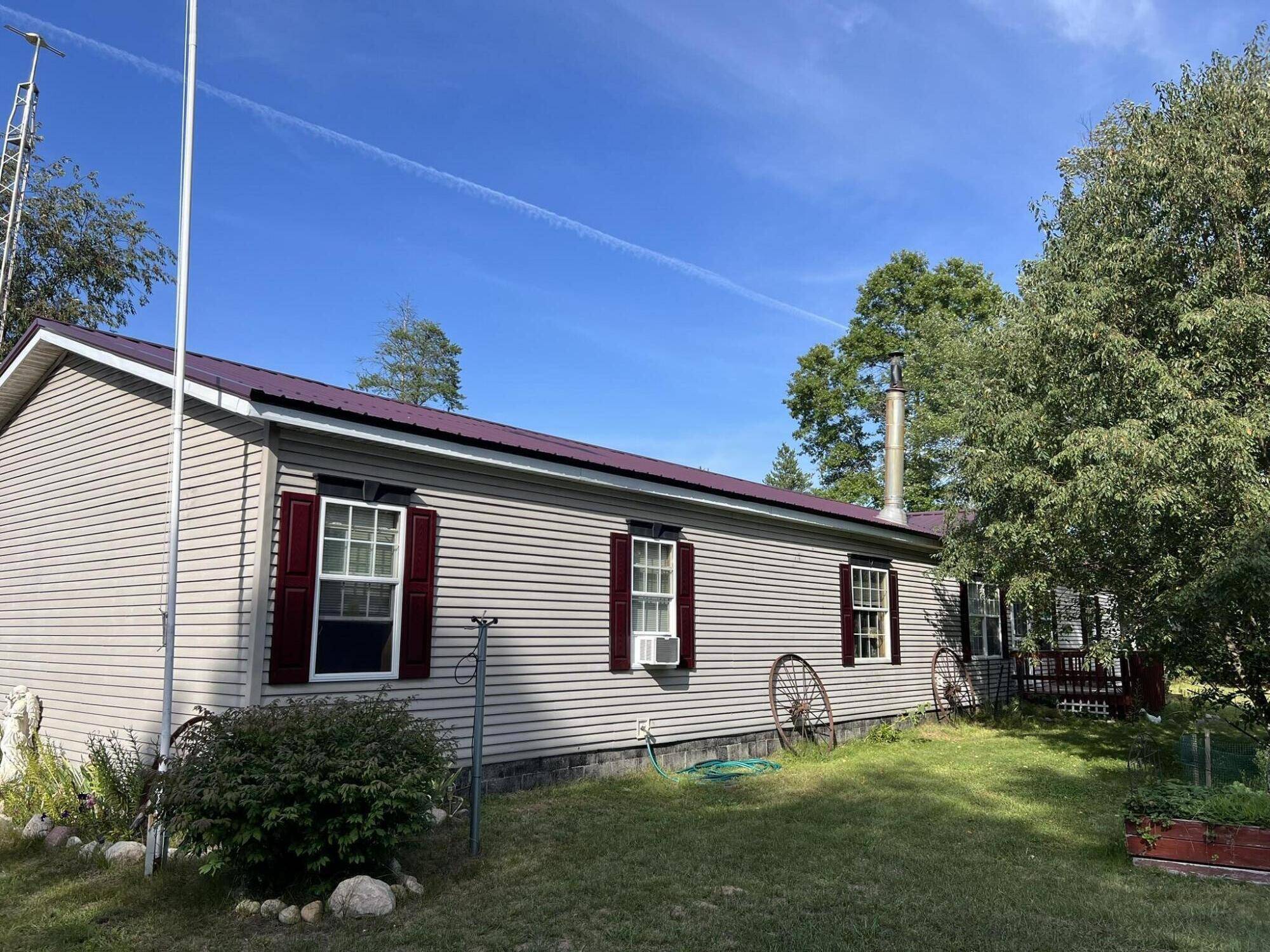 Luther, MI 49656,984 W Rose Meadow Drive Drive