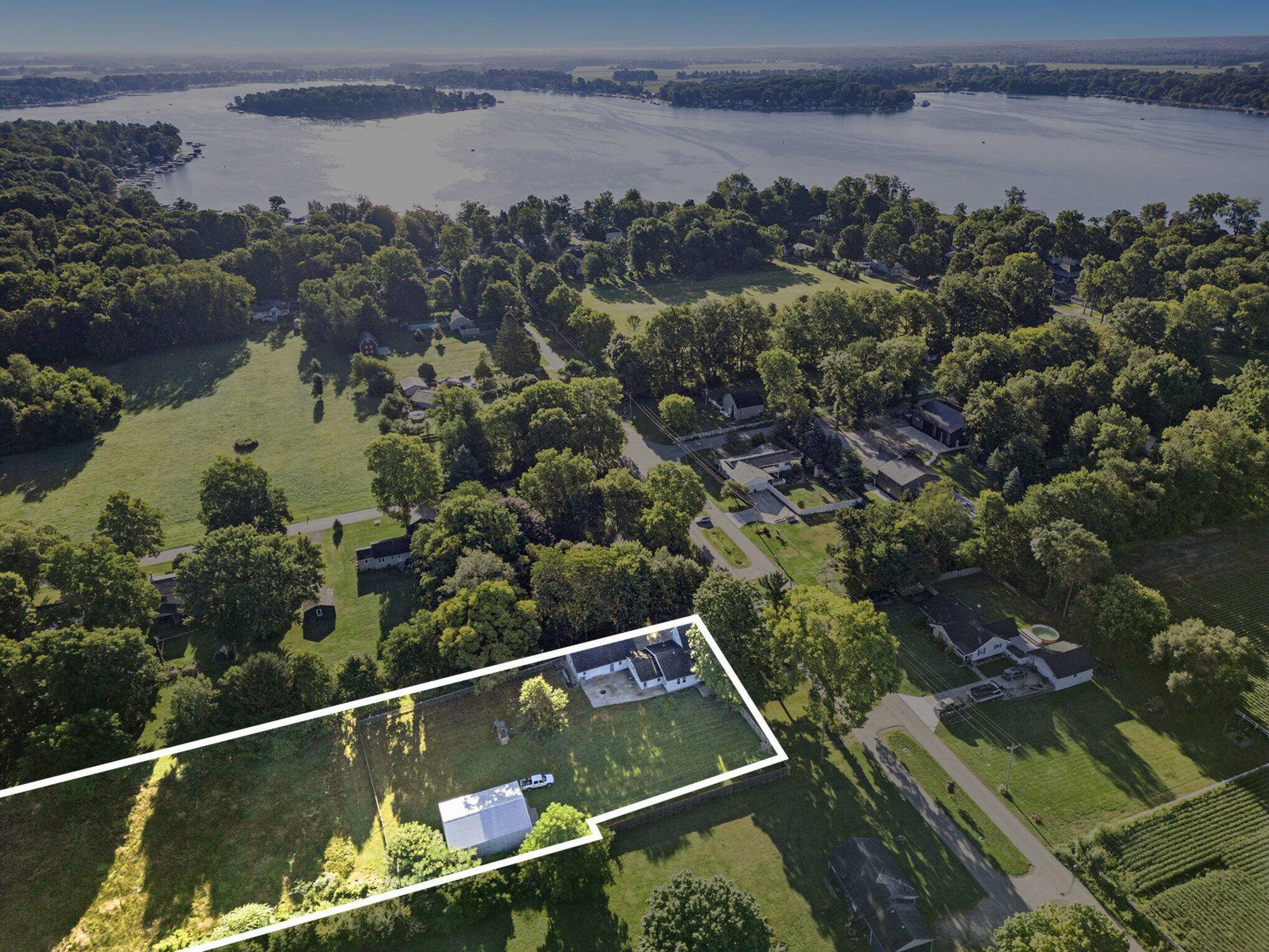 Cassopolis, MI 49031,813 Park Shore Drive