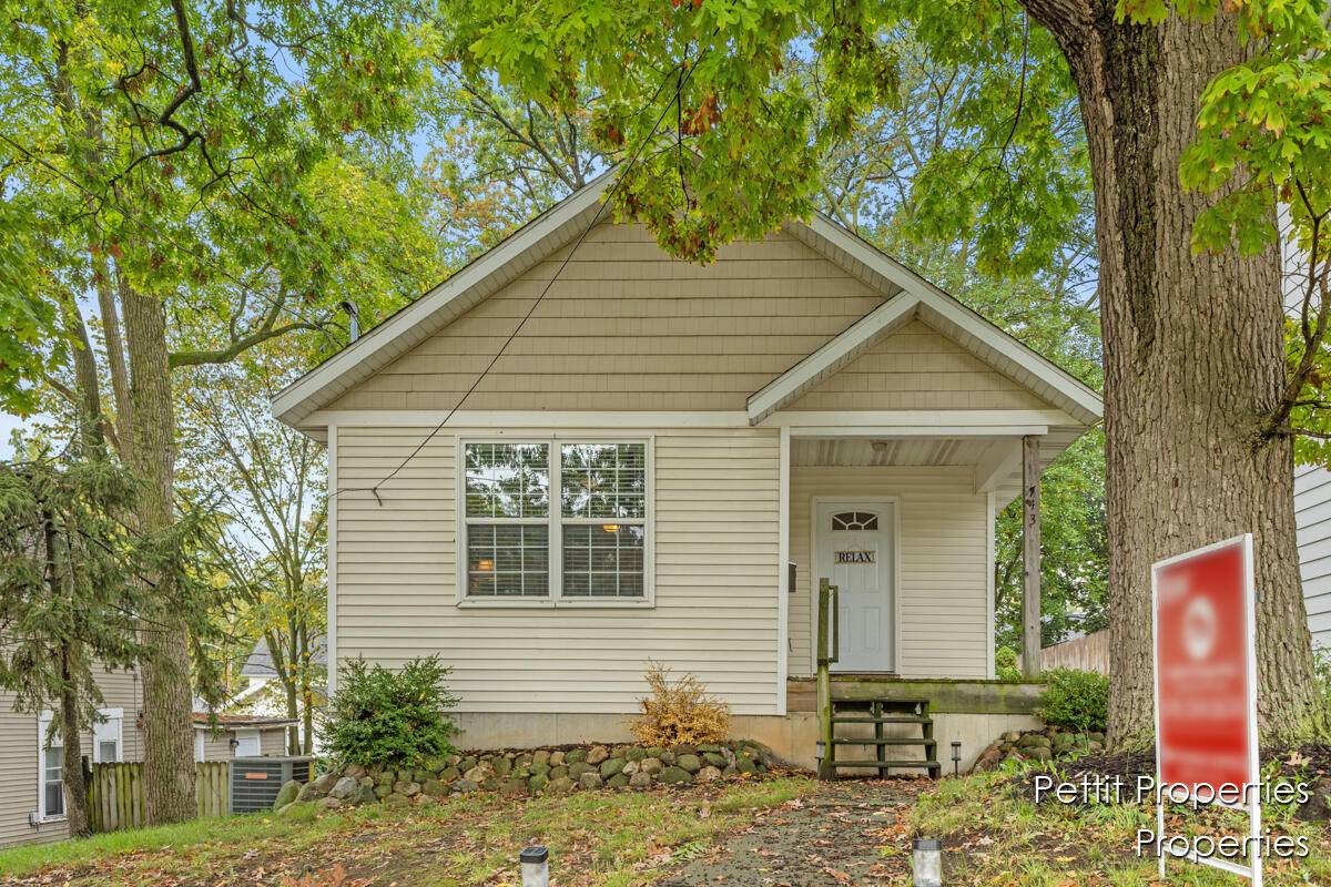 Grand Rapids, MI 49503,743 College NE Avenue