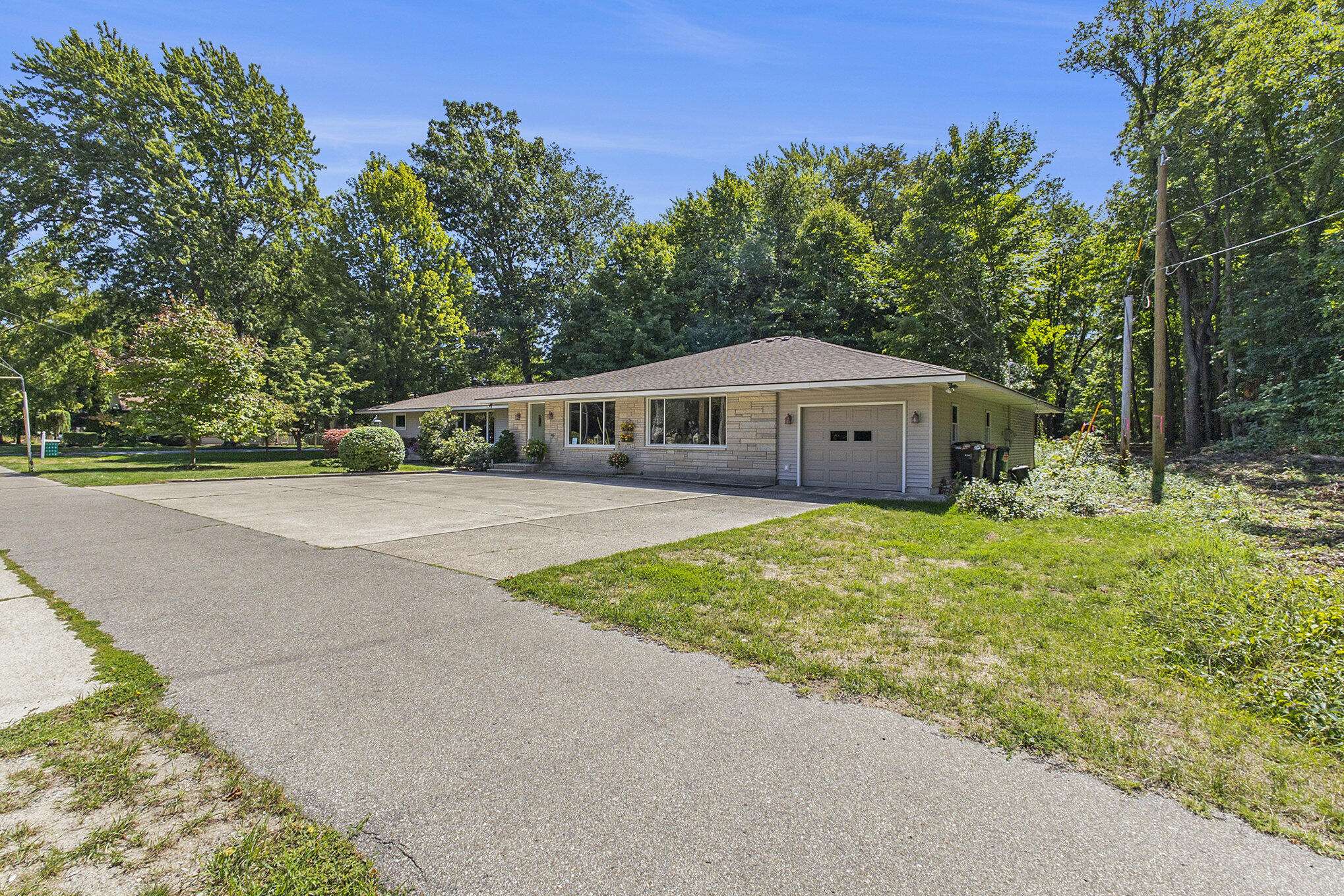 Holland, MI 49423,1504 South Shore Drive