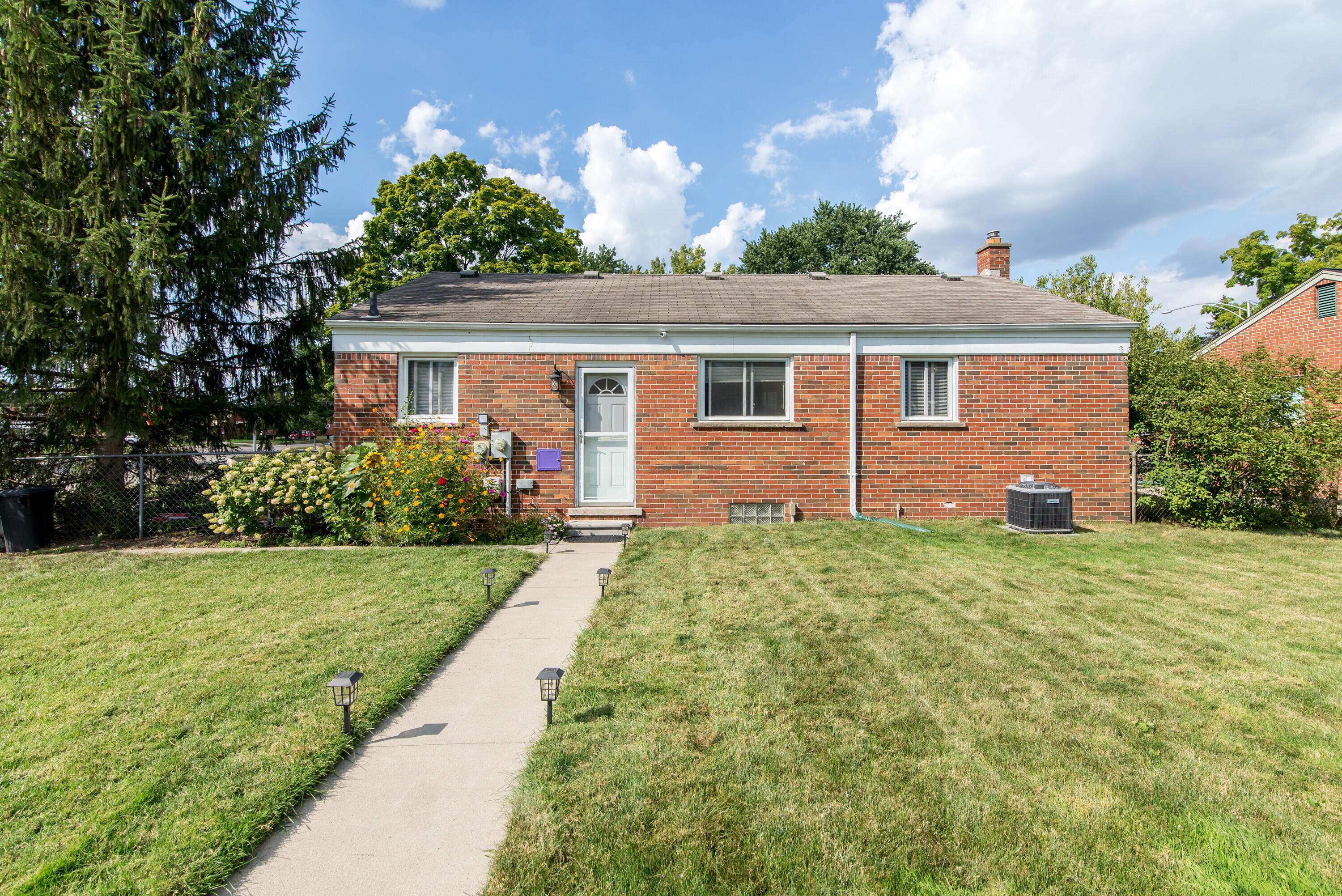 Livonia, MI 48150,29069 Grandon Avenue