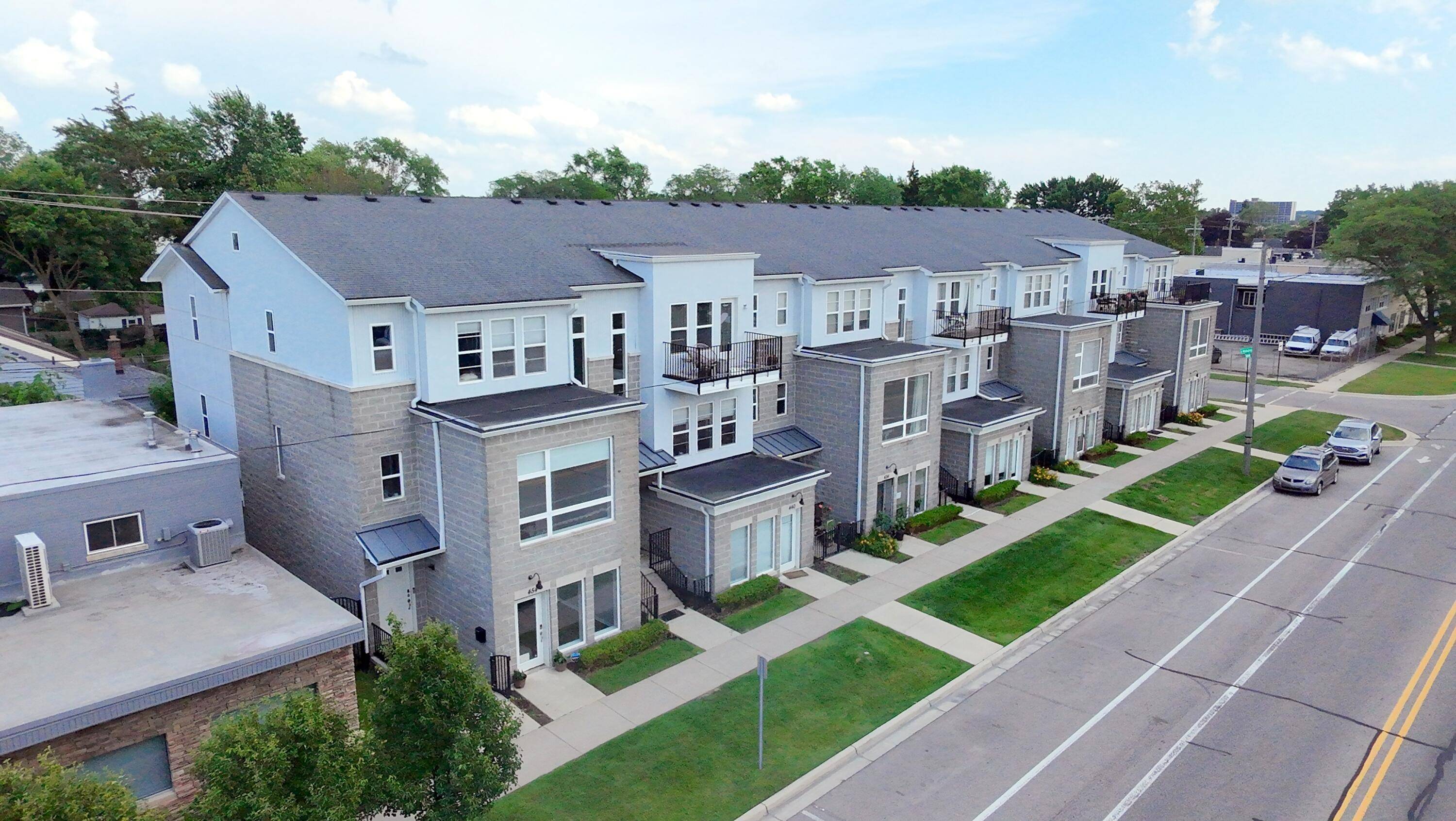 Ferndale, MI 48220,454 Hilton Rd