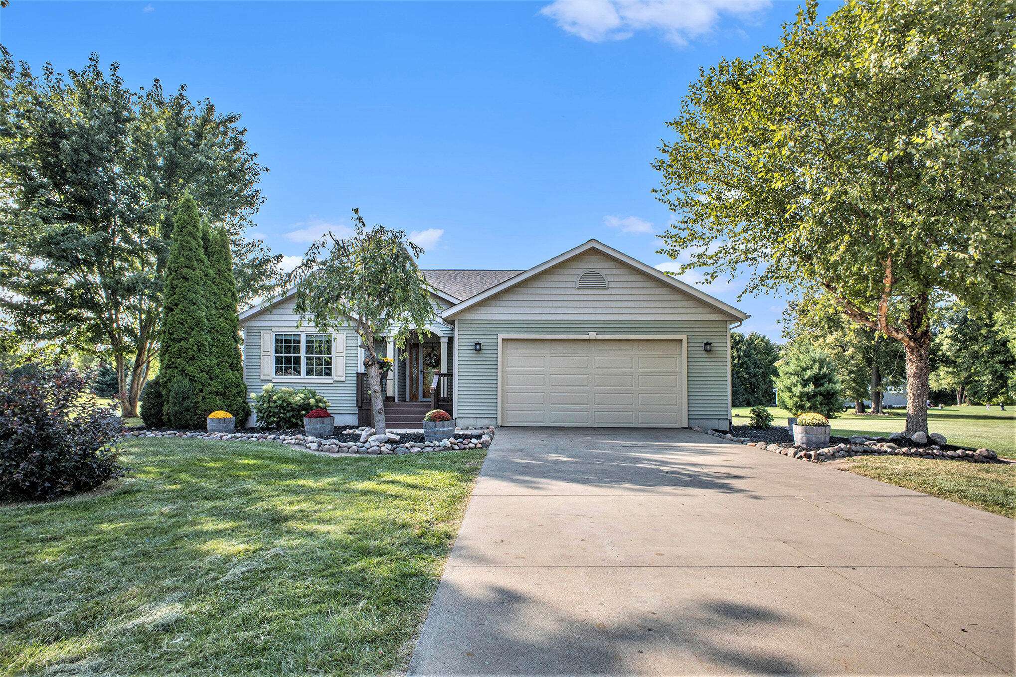 Middleville, MI 49333,5693 Creekridge Drive
