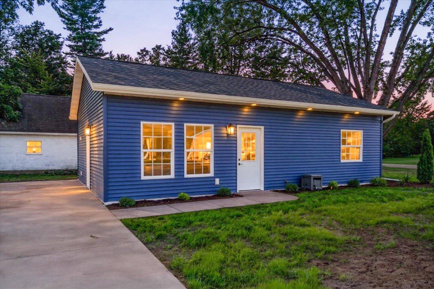 Three Rivers, MI 49093,1122 Millard Court
