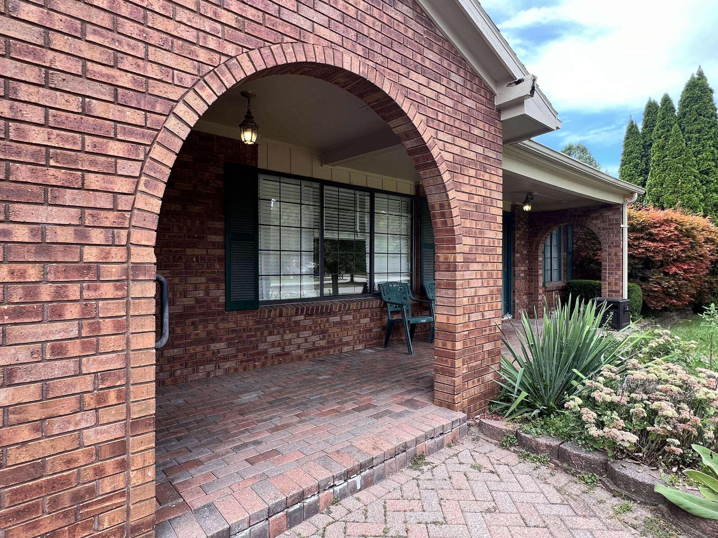 Ypsilanti, MI 48197,5980 Pine View Drive