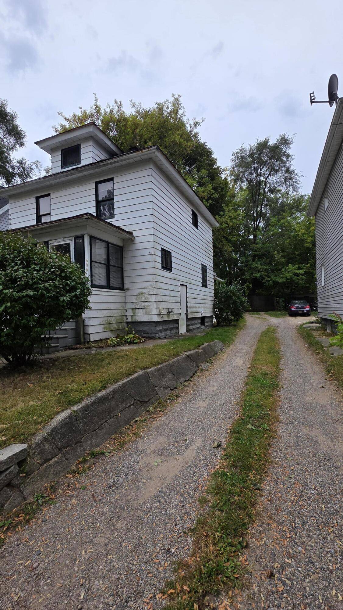 Jackson, MI 49203,606 S Gorham Street