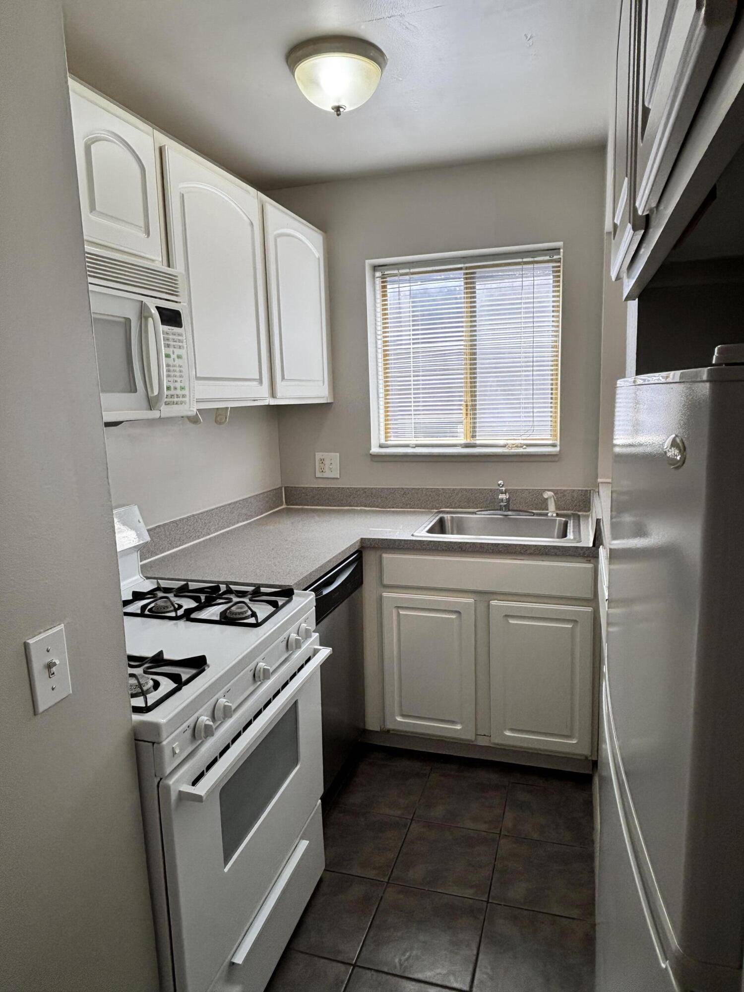 Ann Arbor, MI 48104,817 Arch Street #4
