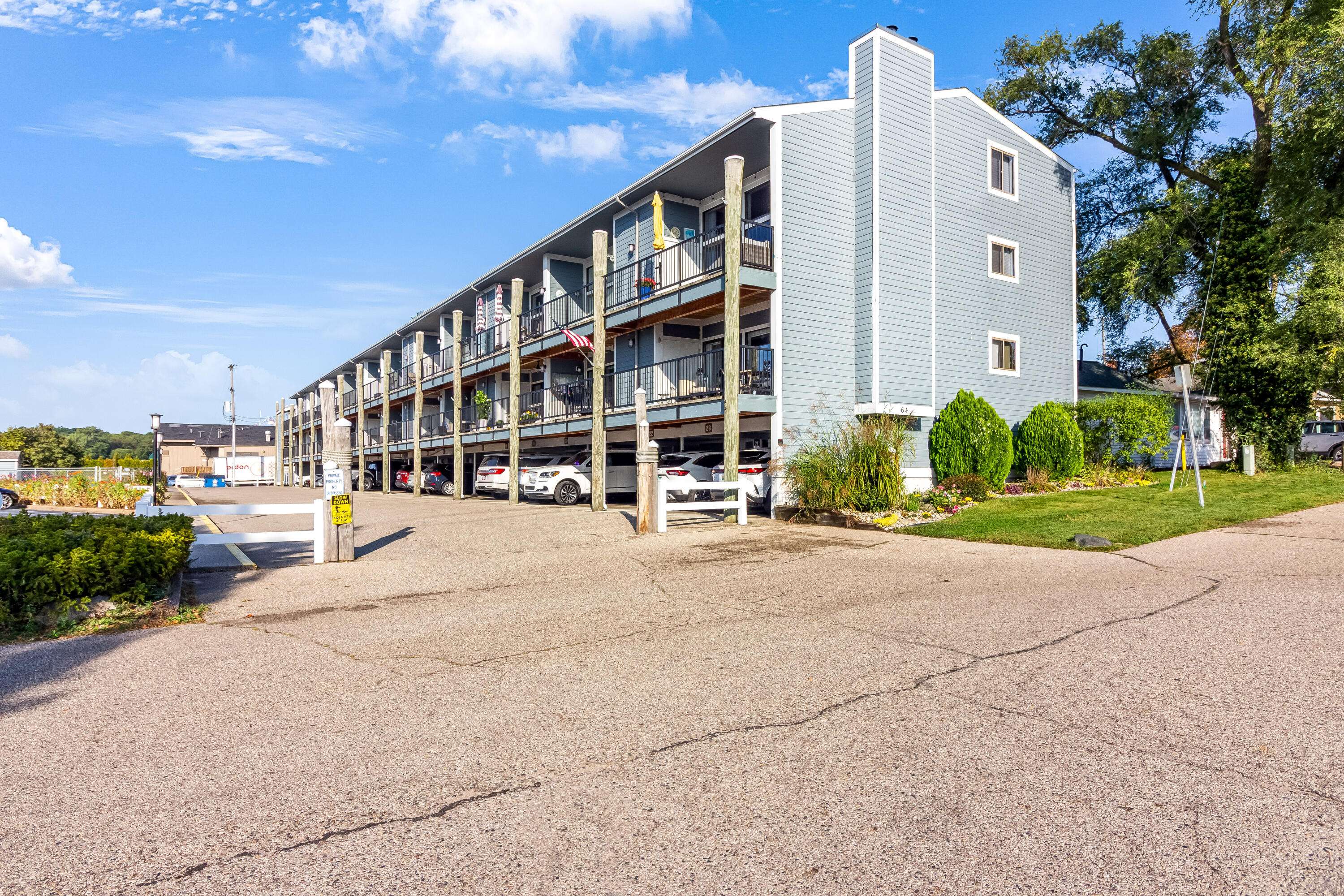 Saugatuck, MI 49453,64 Griffith Street Street #17