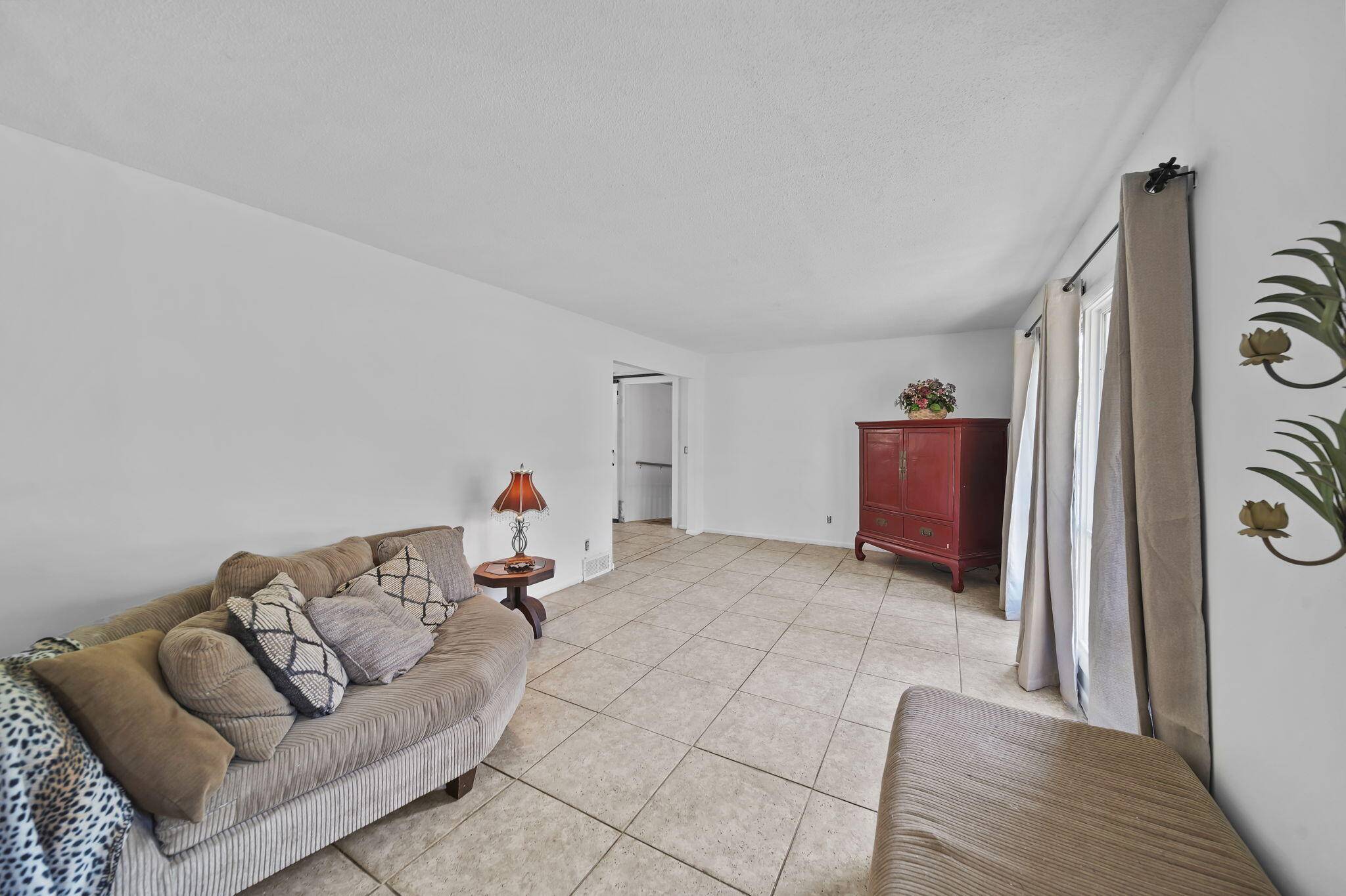 Jackson, MI 49201,2801 Gilletts Lake Road