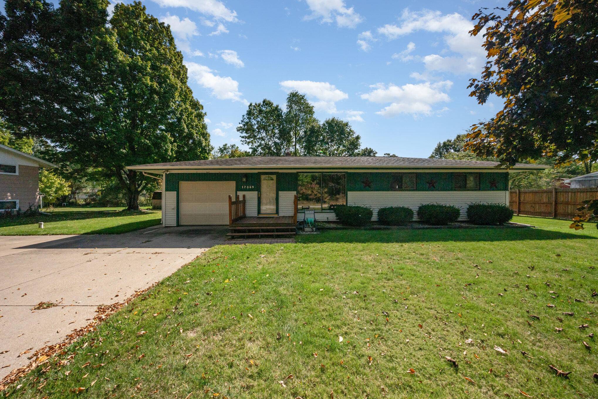 Three Rivers, MI 49093,17069 Moorepark Road