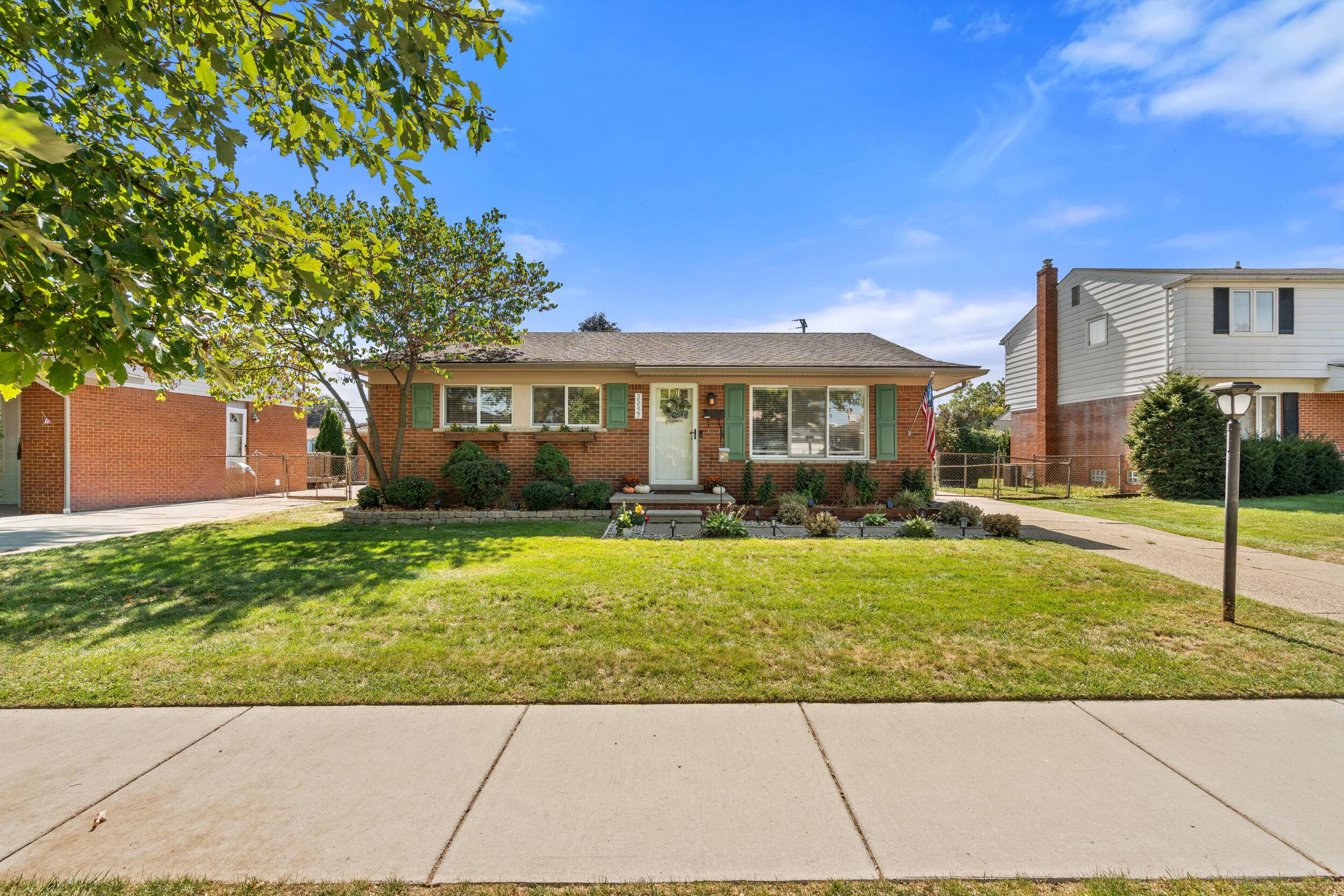 Livonia, MI 48150,35527 Elmira Street