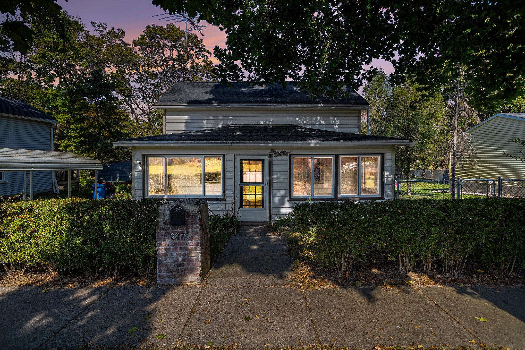 Marshall, MI 49068,307 Locust Street