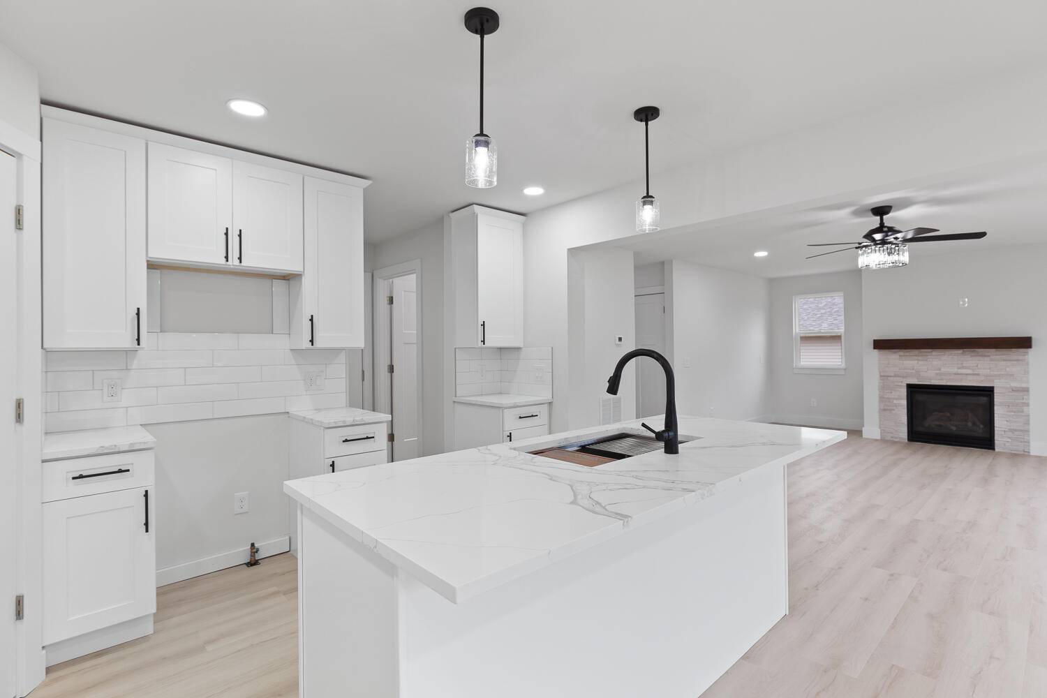 Adrian, MI 49221,2004 Green Acres Drive