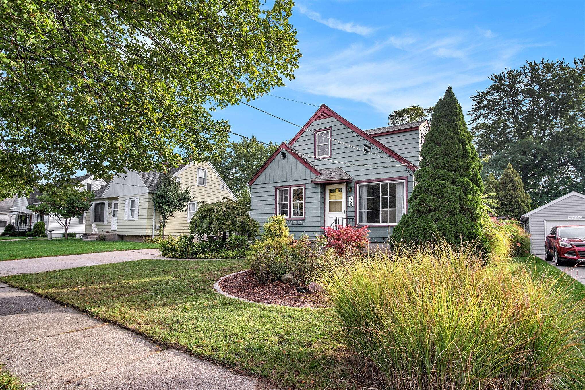 Grand Rapids, MI 49505,1228 Spring NE Avenue