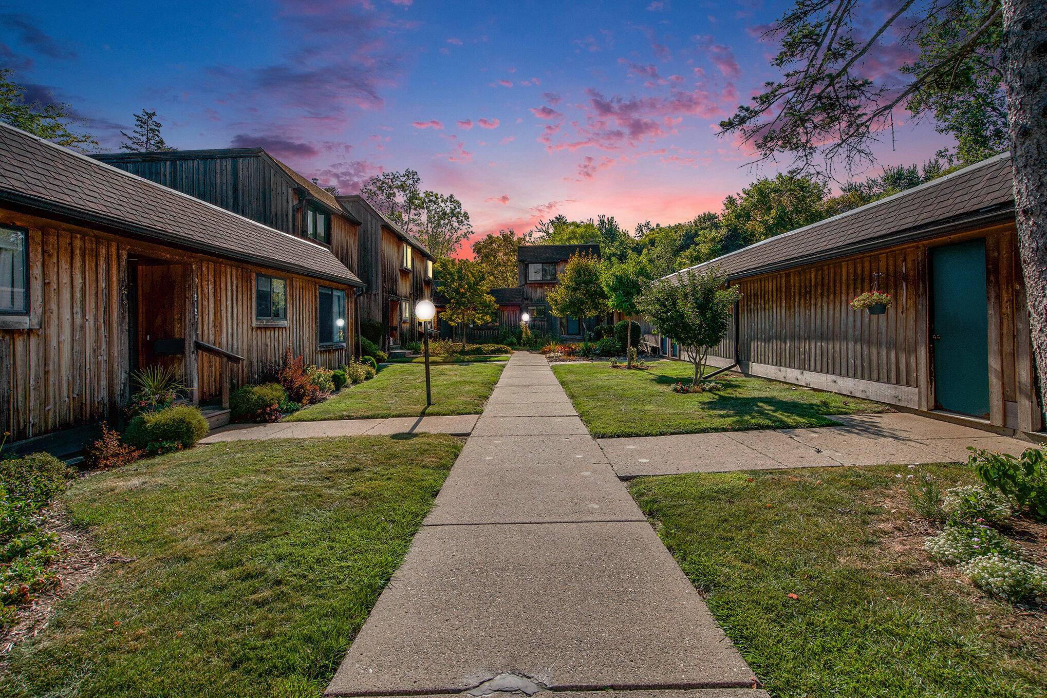 Ann Arbor, MI 48103,2127 Pauline Court