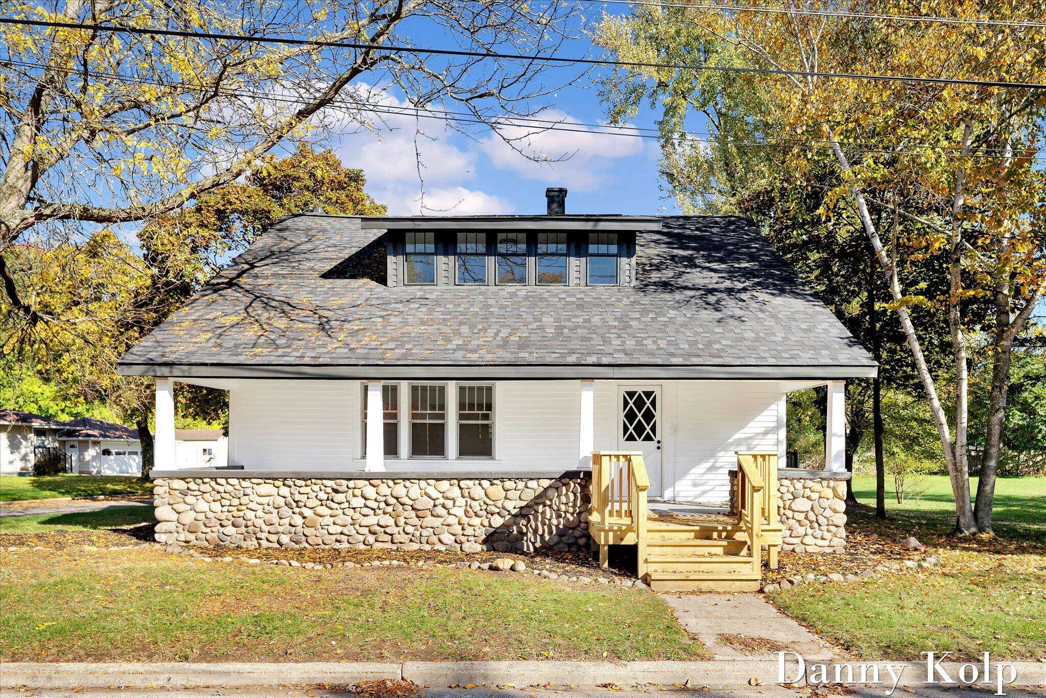 Lowell, MI 49331,725 Lafayette SE Street