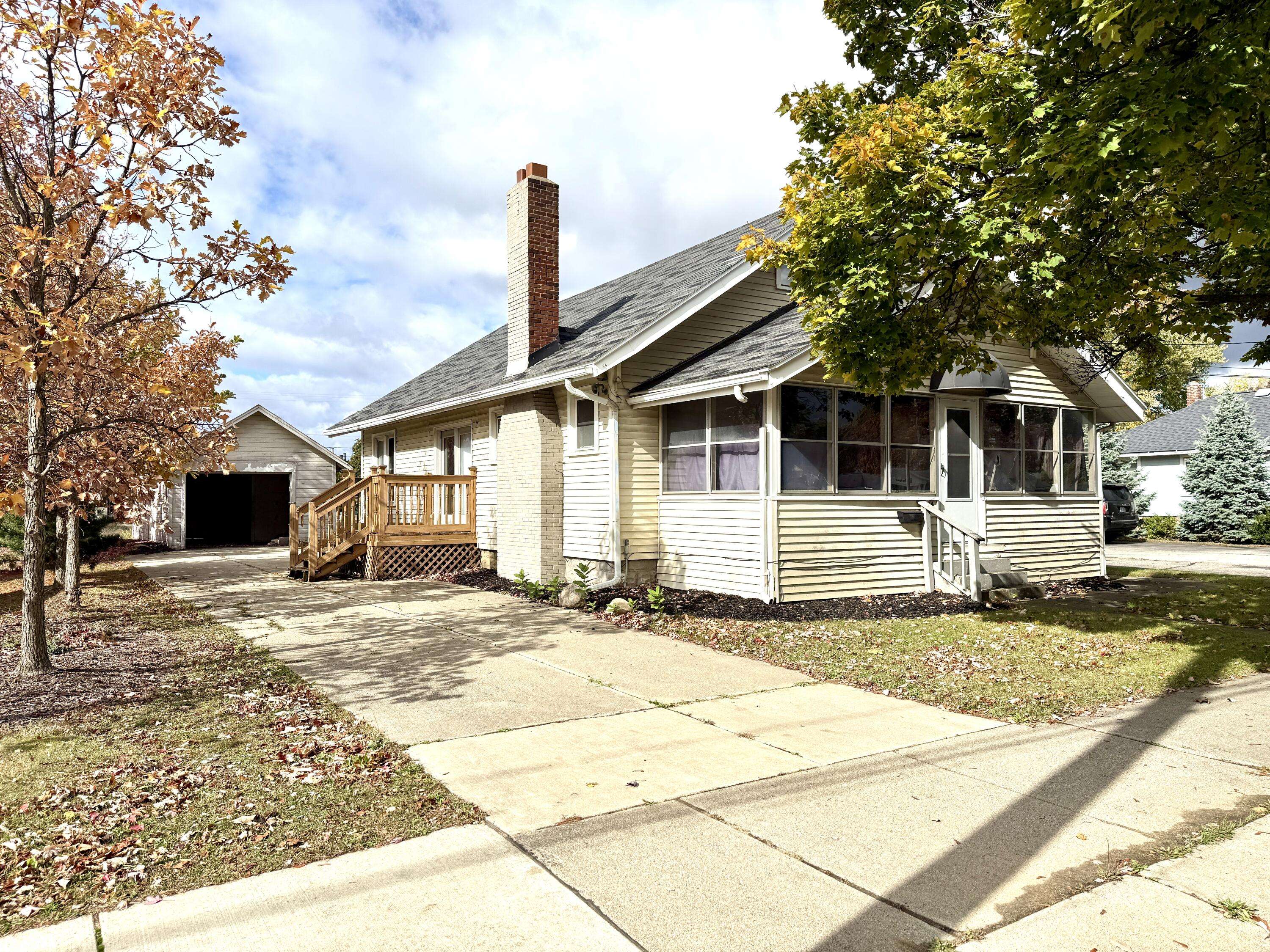 Jackson, MI 49202,614 N Wisner Street