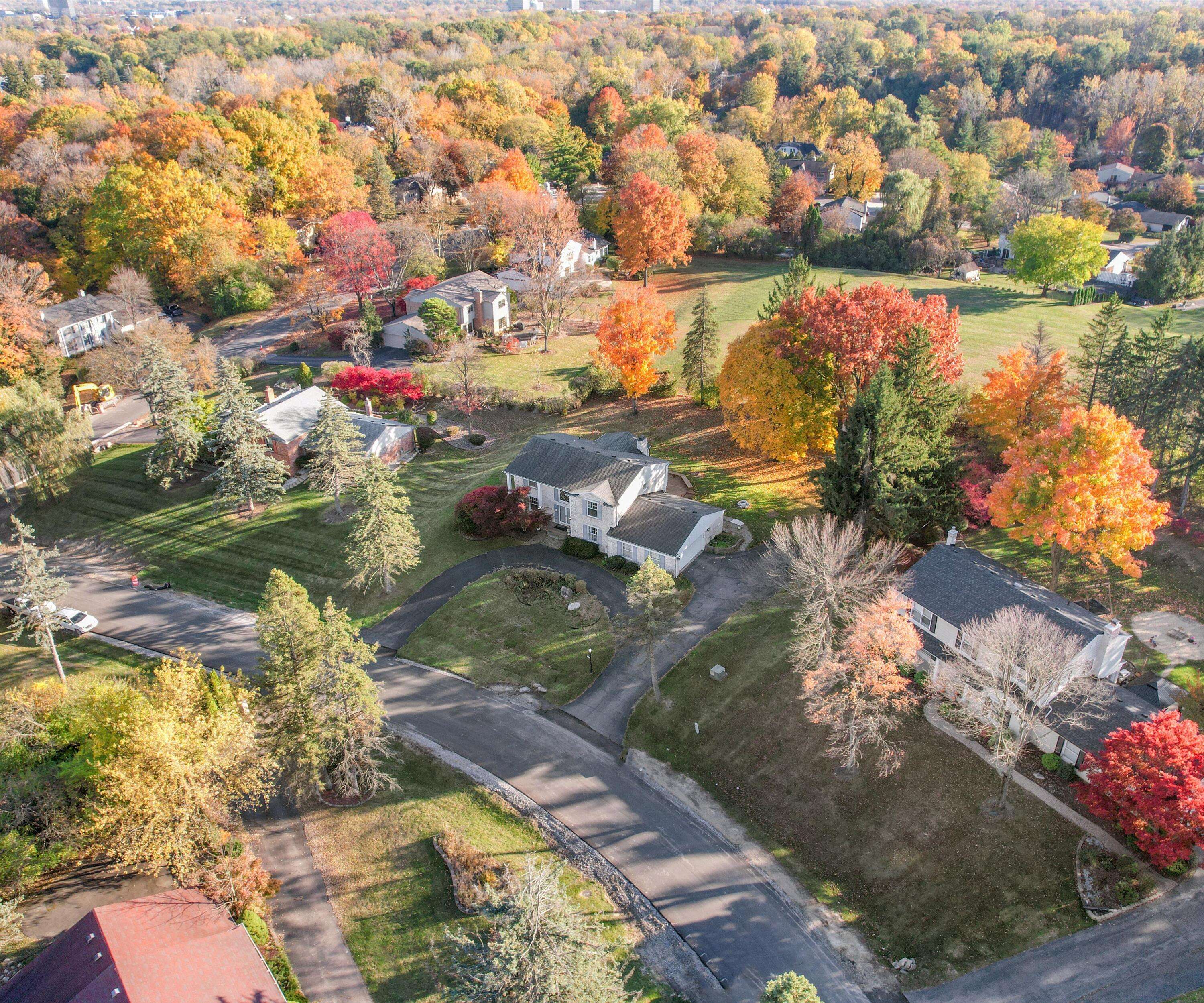 Farmington Hills, MI 48334,28043 New Bedford Drive