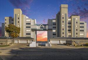 Muskegon, MI 49441,2964 Lakeshore Drive #E102