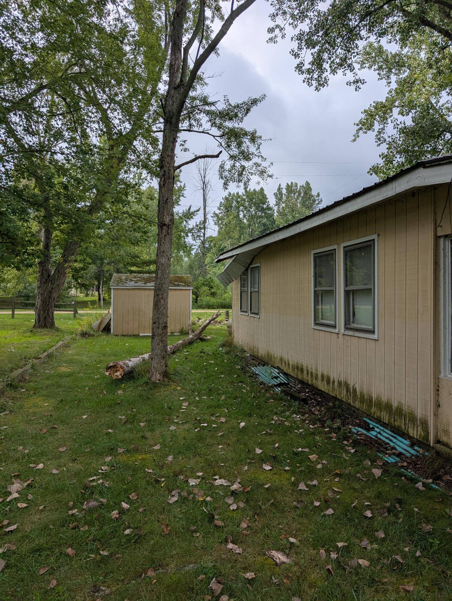 Allegan, MI 49010,4233 Swan Lake Drive