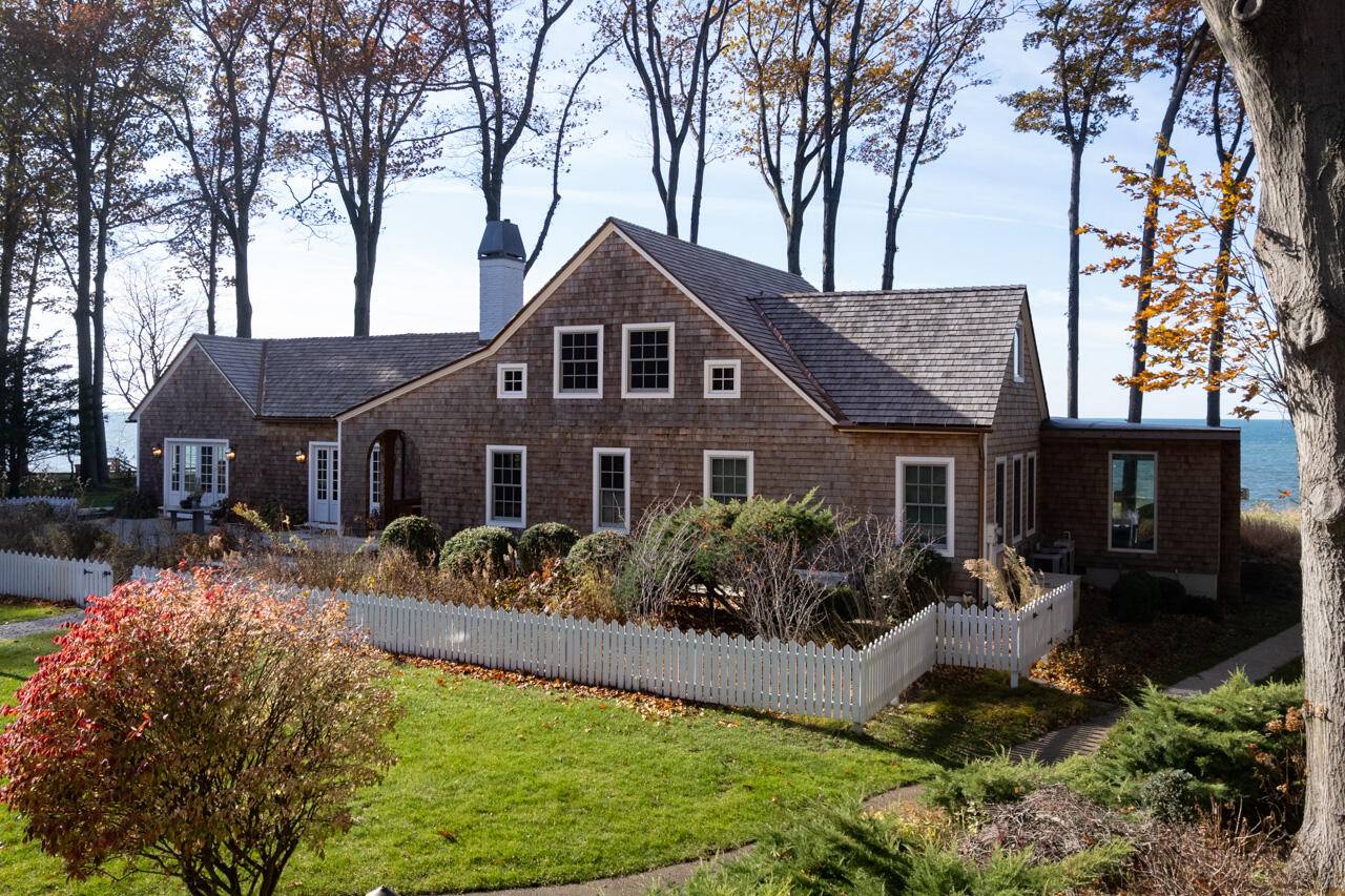 Fennville, MI 49408,2526 Lakeshore Drive