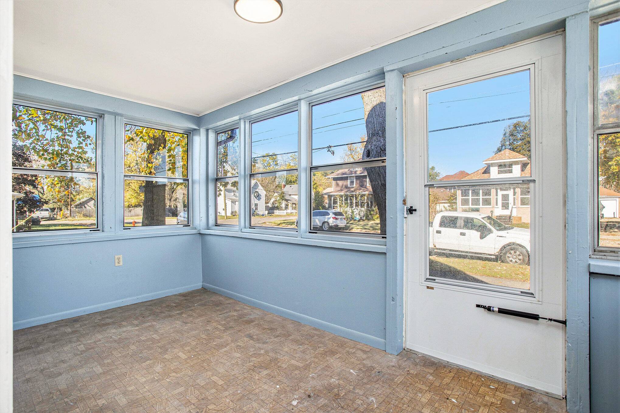 Jackson, MI 49202,127 W Argyle Street