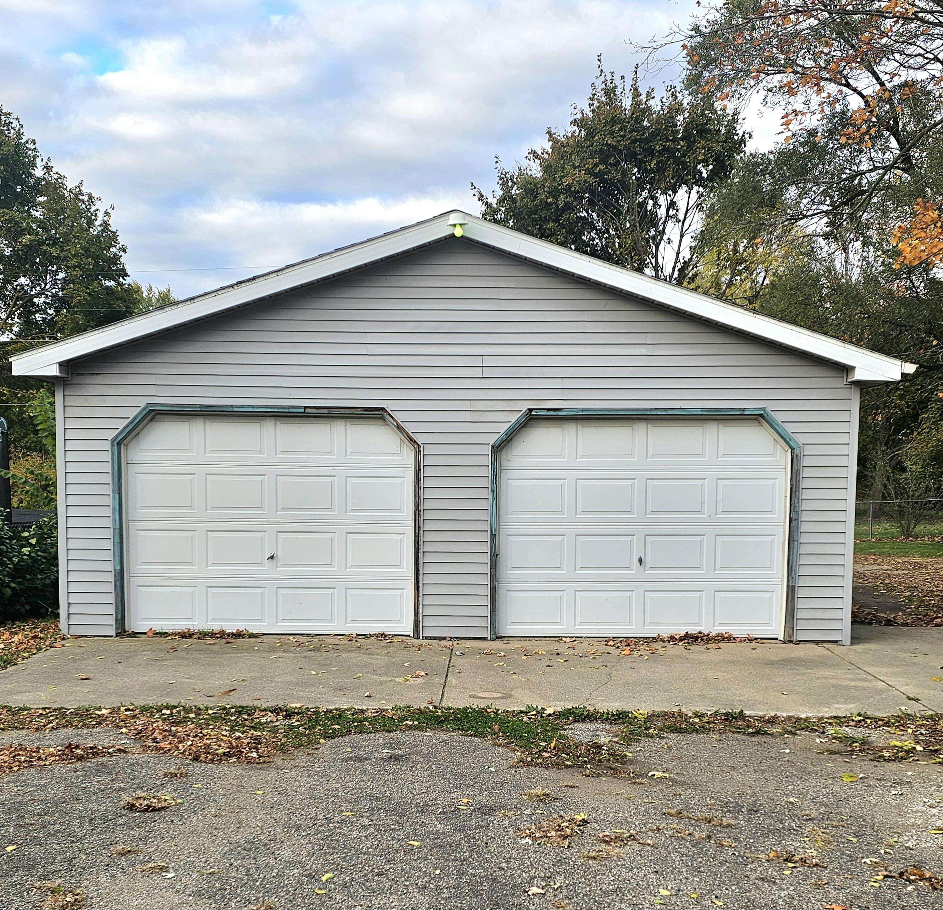 White Pigeon, MI 49099,505 E Chicago Road