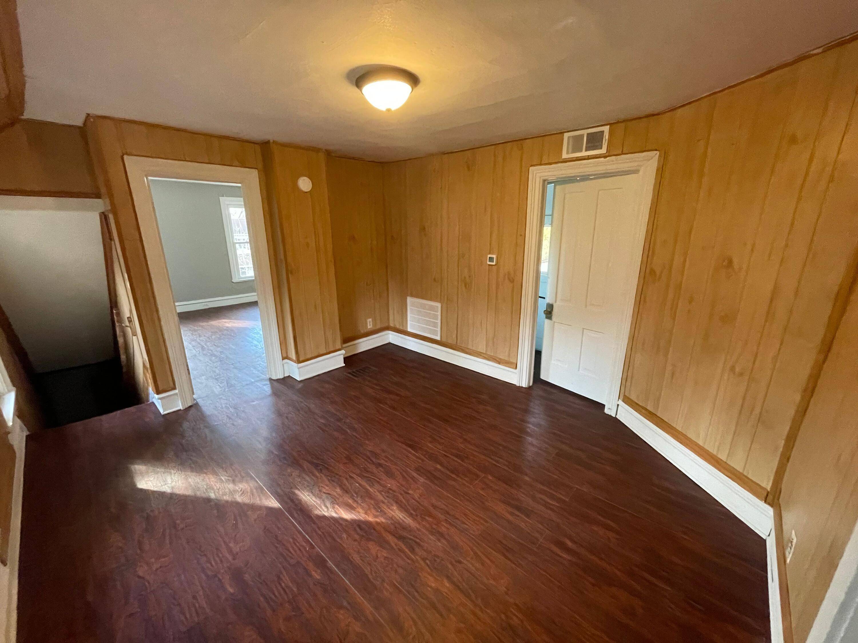 Grand Rapids, MI 49503,429 Shirley NE Street