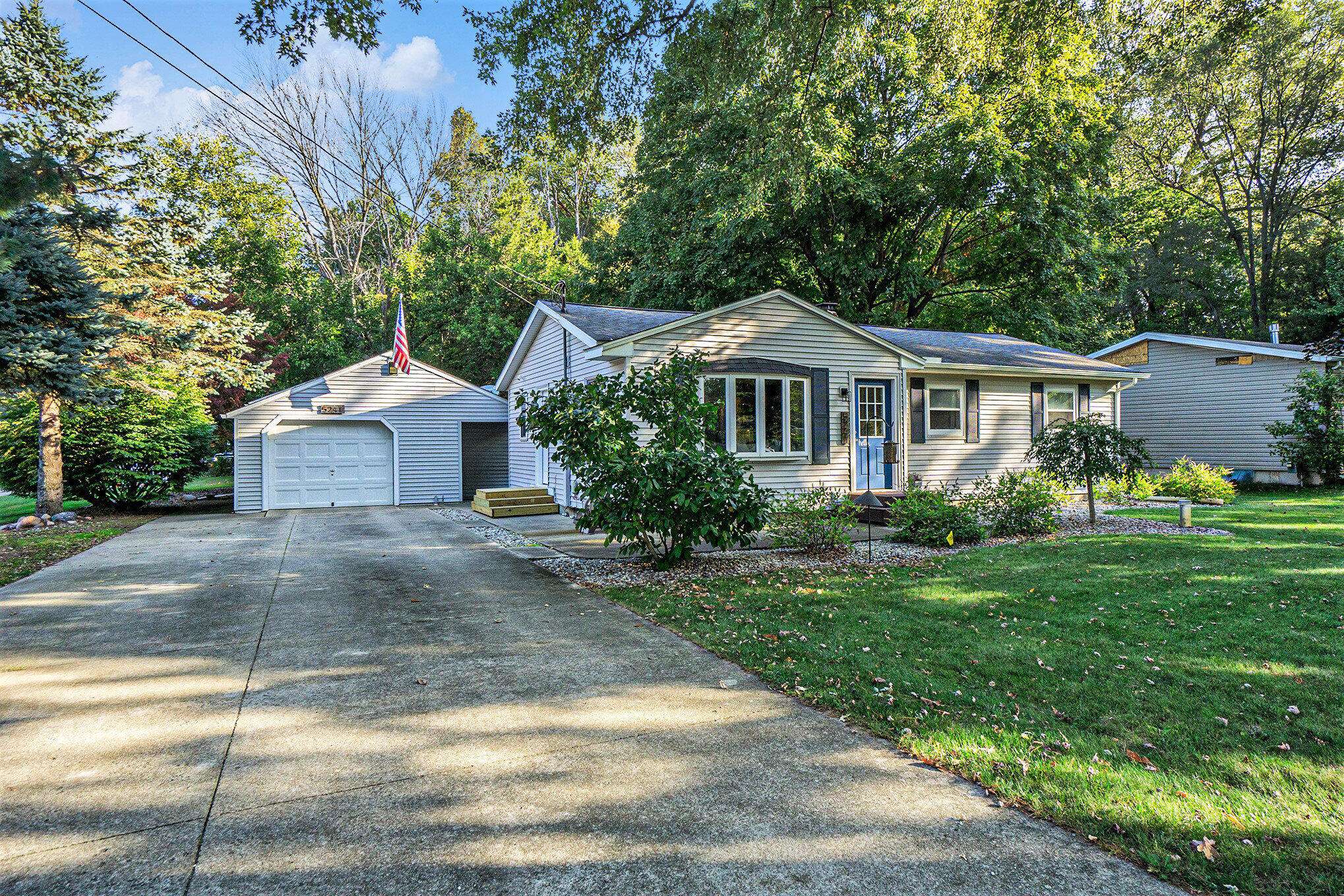 Vicksburg, MI 49097,5241 E S Avenue