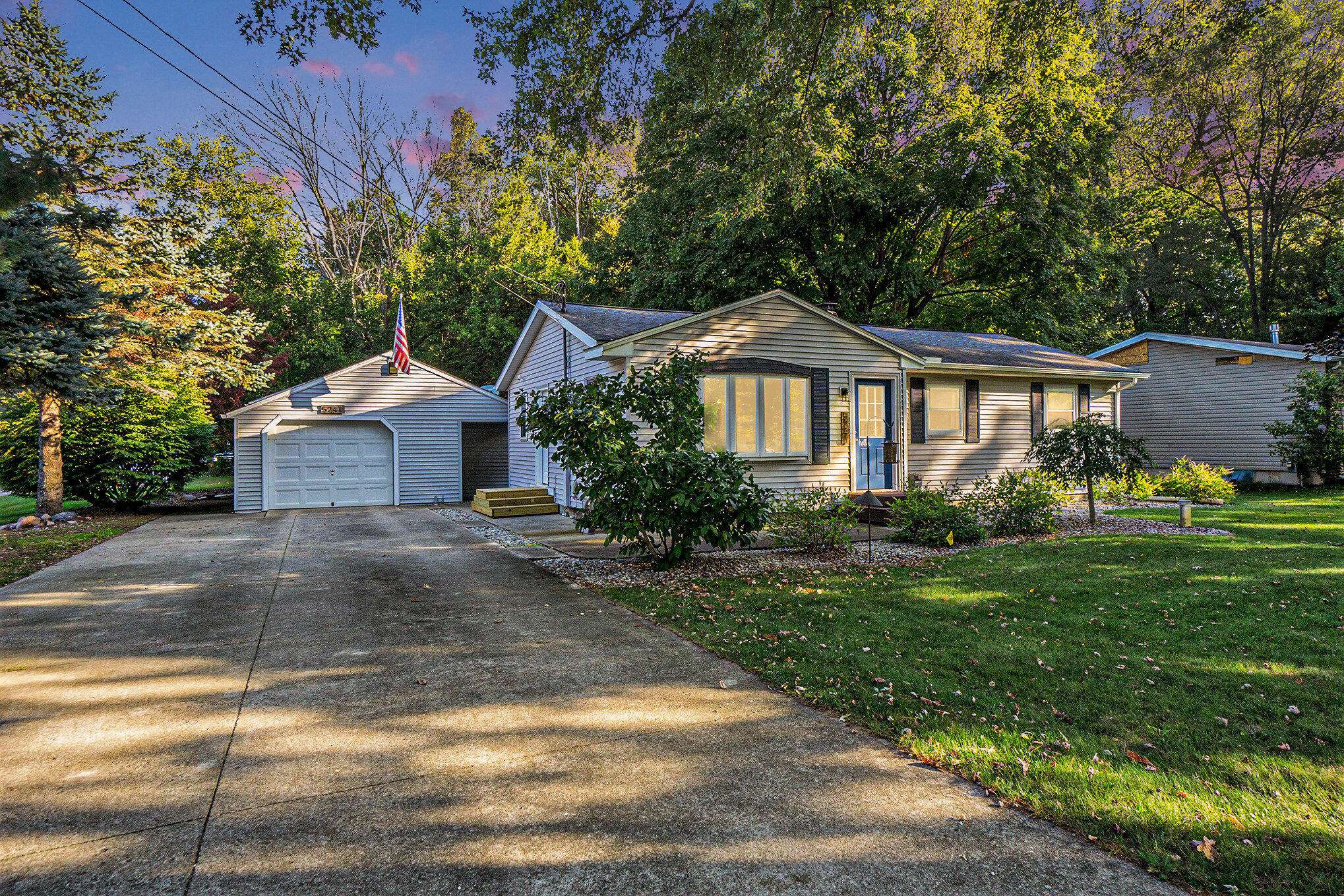 Vicksburg, MI 49097,5241 E S Avenue