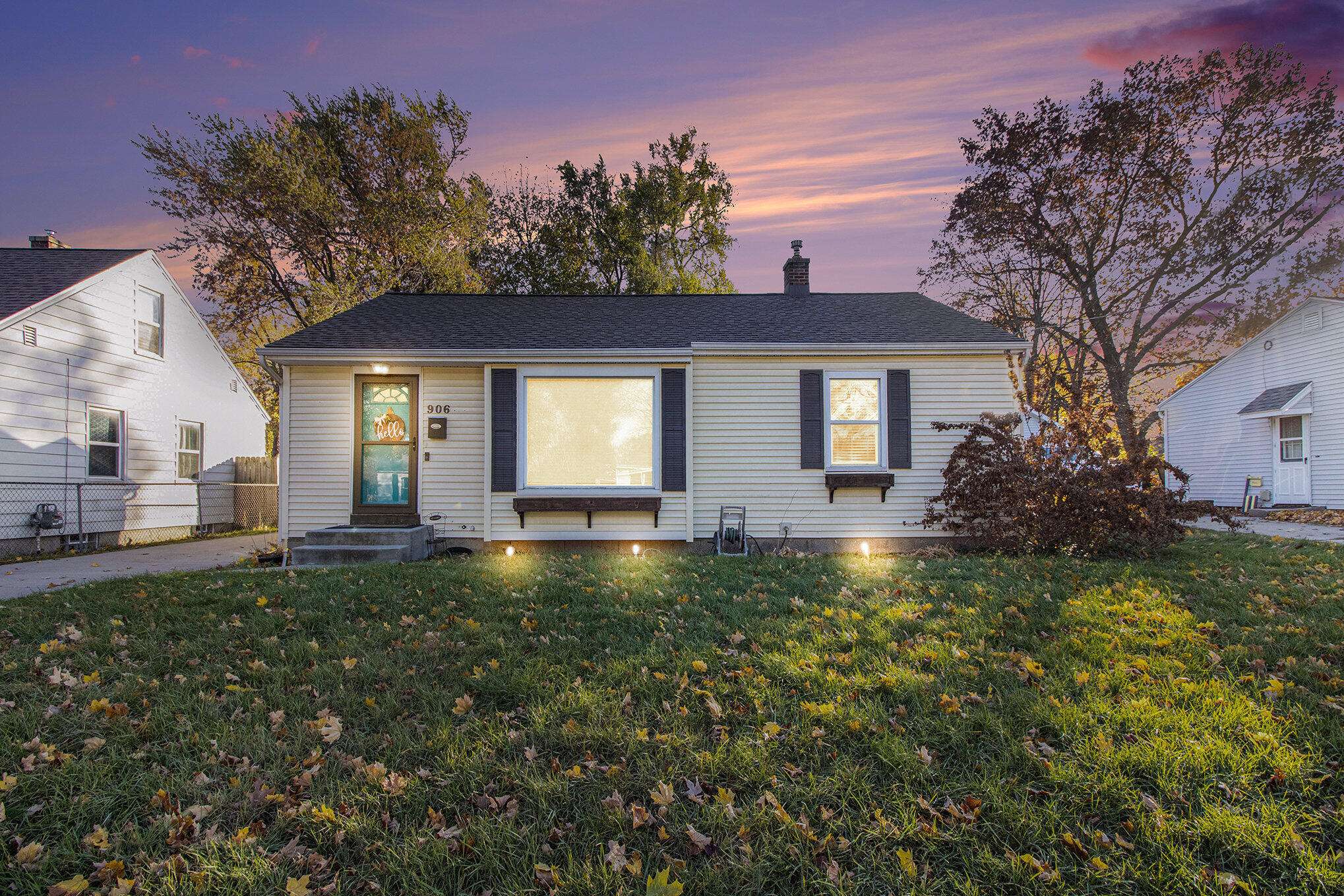 Wyoming, MI 49509,906 Kentfield SW Street