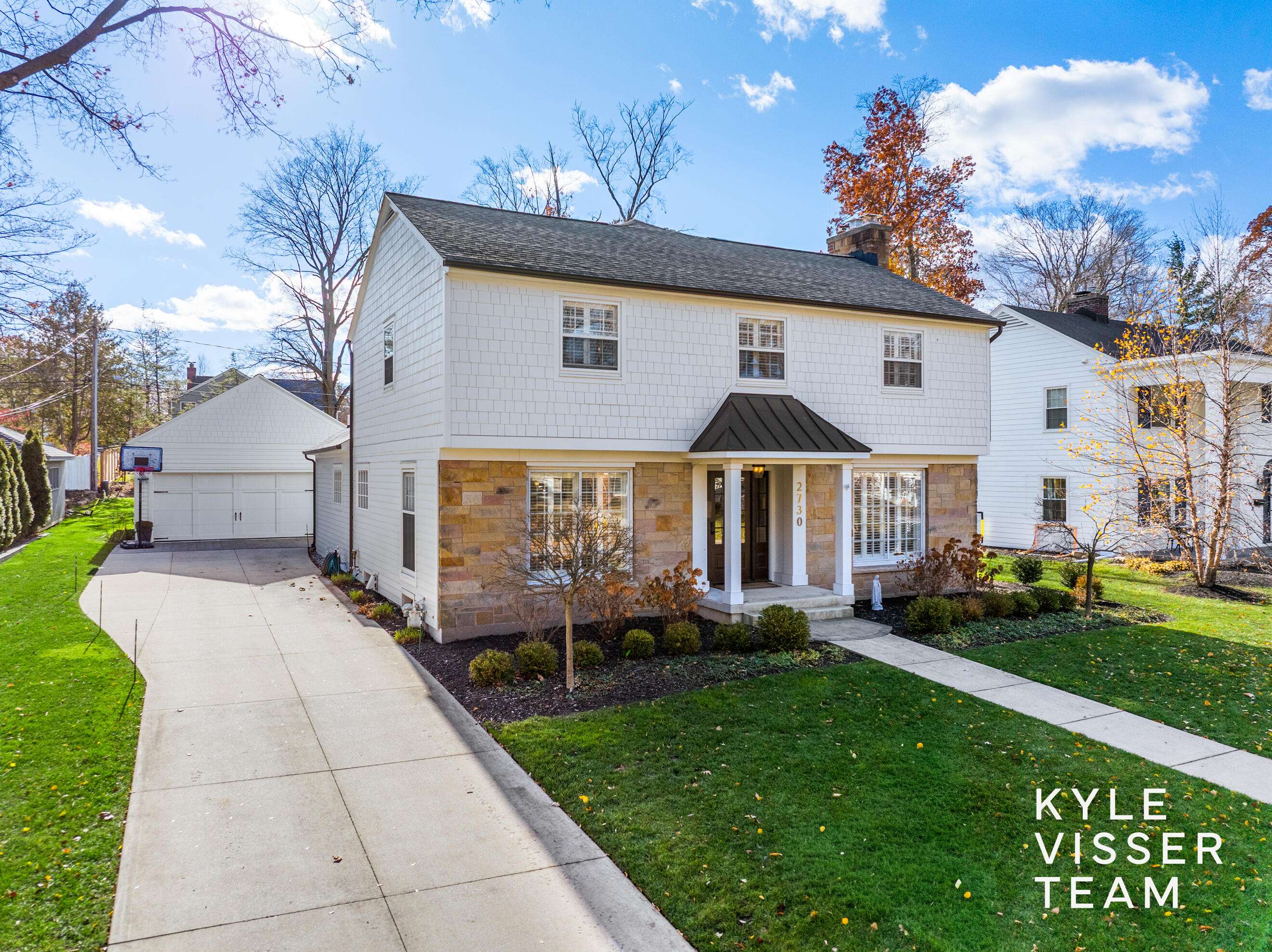 East Grand Rapids, MI 49506,2730 Oakwood SE Drive