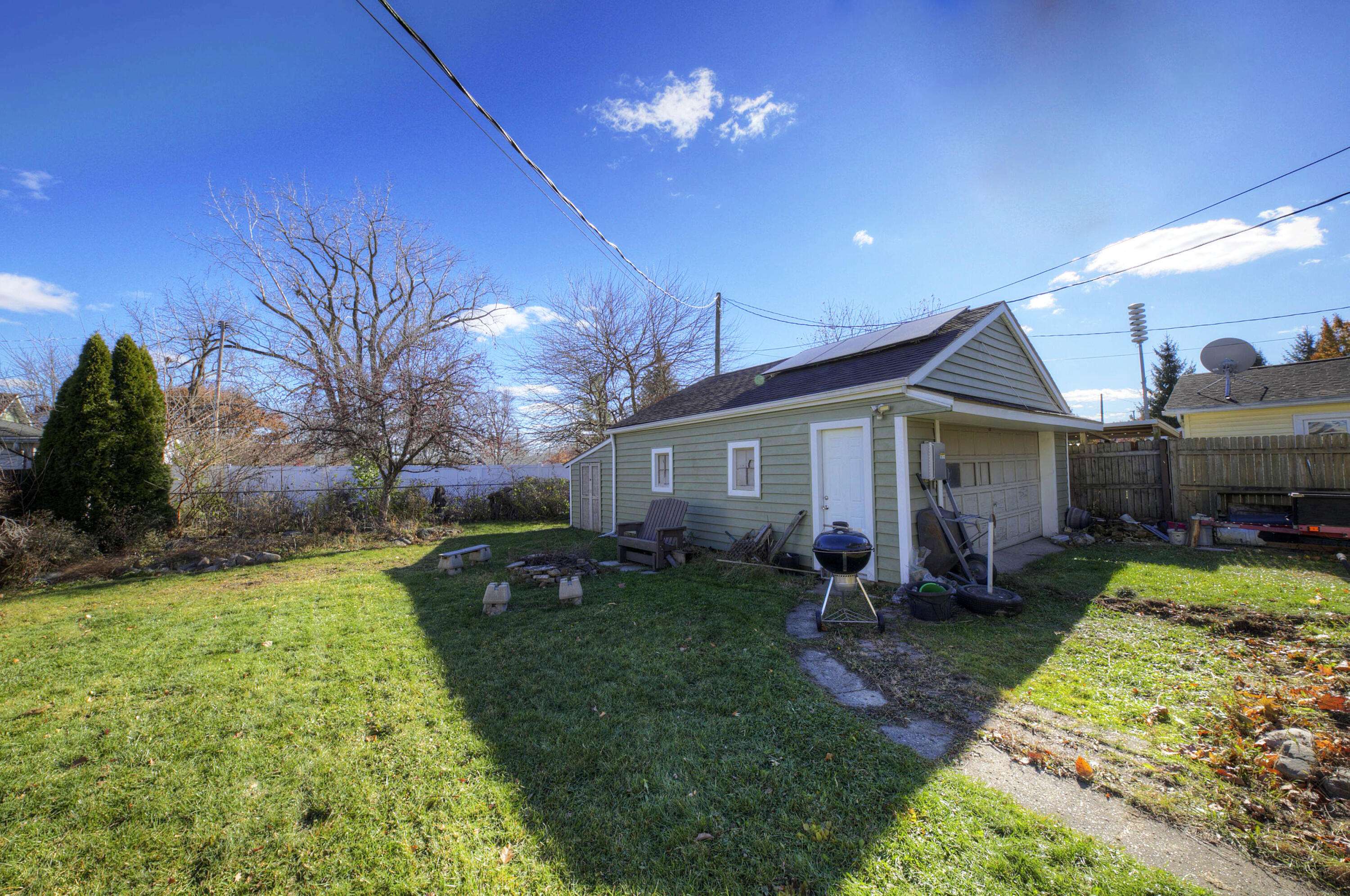 Dundee, MI 48131,264 Ypsilanti Street