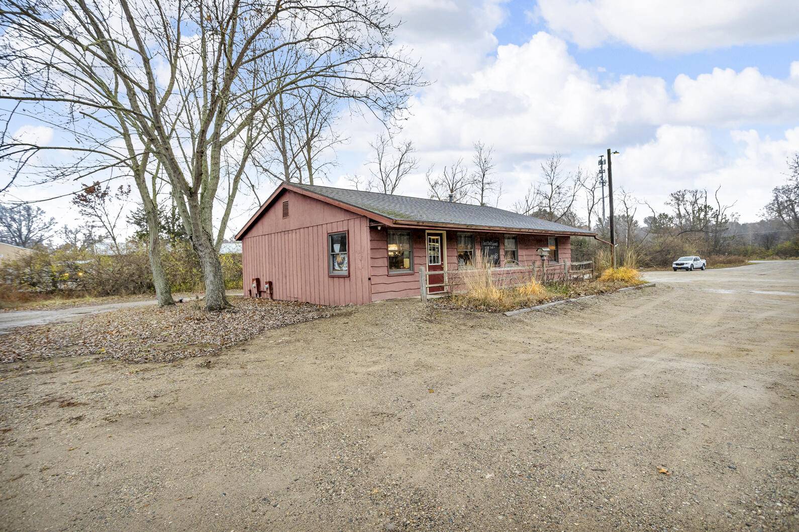 Jackson, MI 49201,5781 King Road