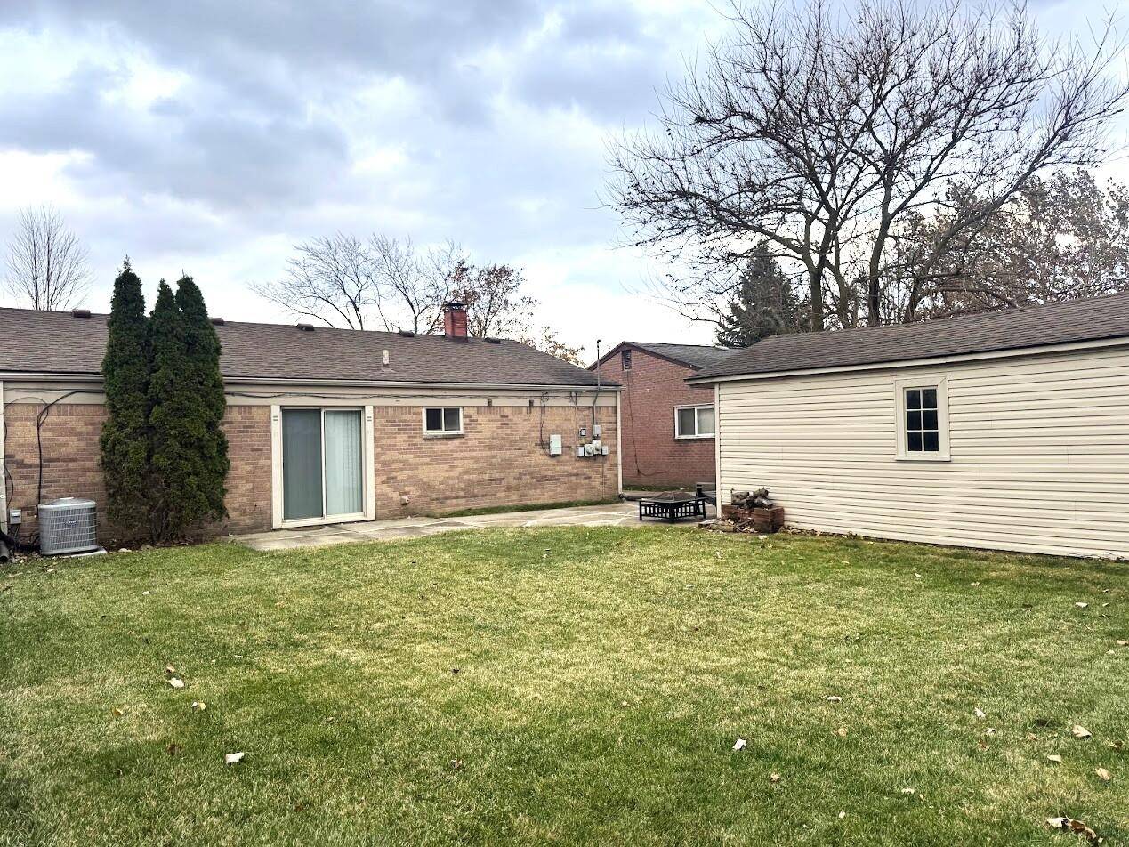 Westland, MI 48185,8315 Flamingo Street