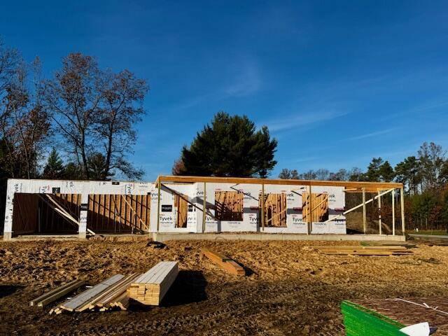 Muskegon, MI 49442,401 Sabine Drive