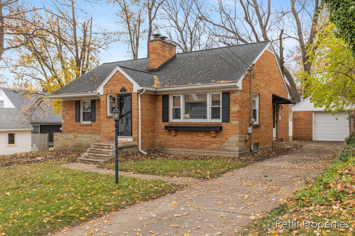 Grand Rapids, MI 49506,1612 Chamberlain SE Avenue