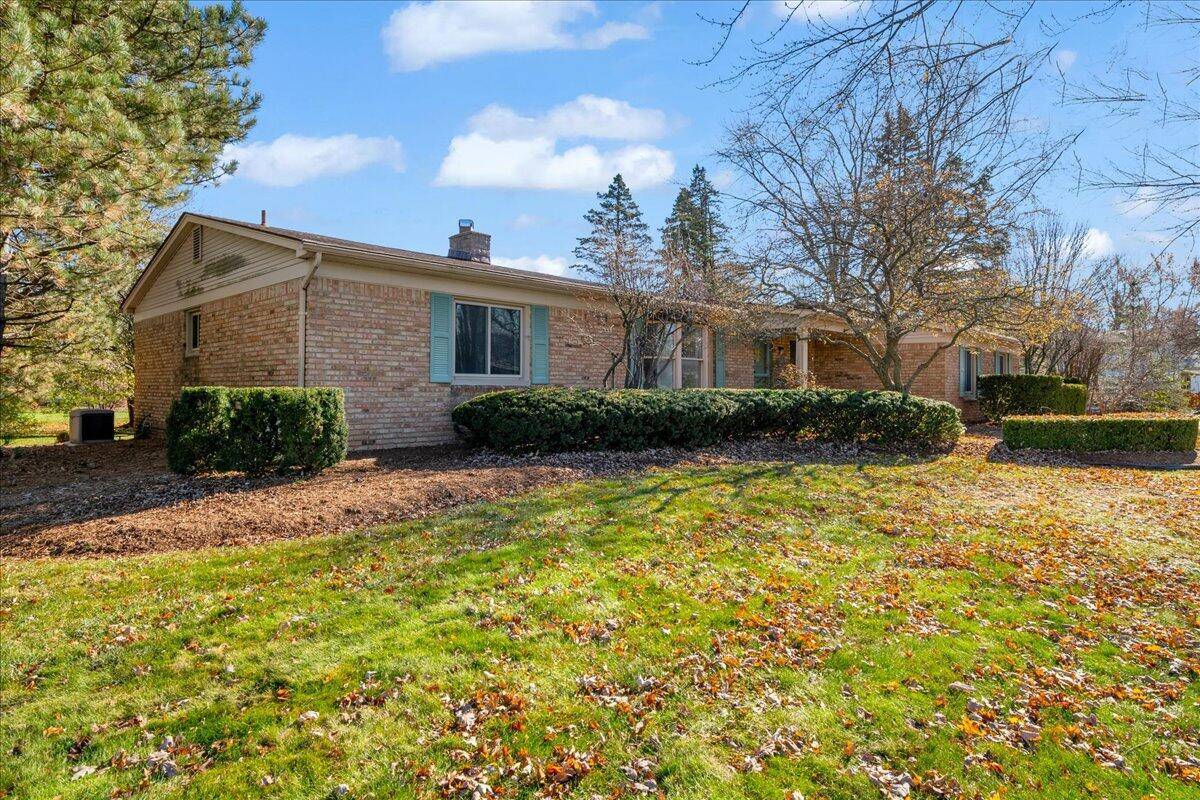 Rochester Hills, MI 48309,384 Bellamine Drive