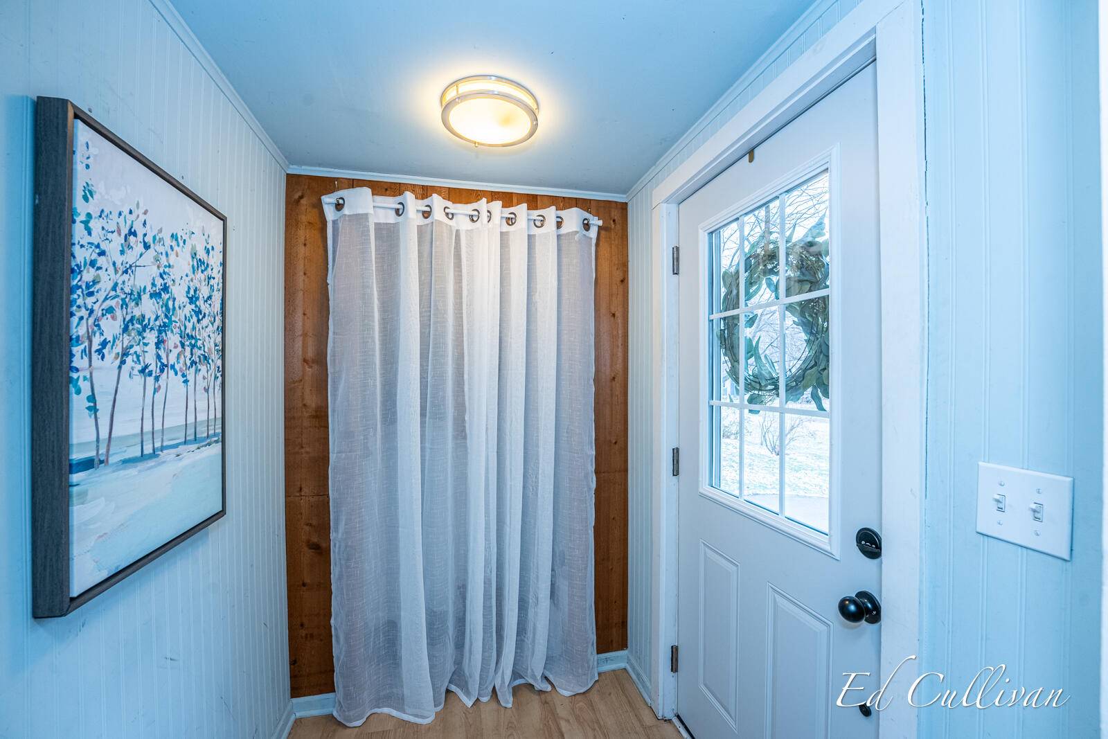 Spring Lake, MI 49456,211 N Division Street