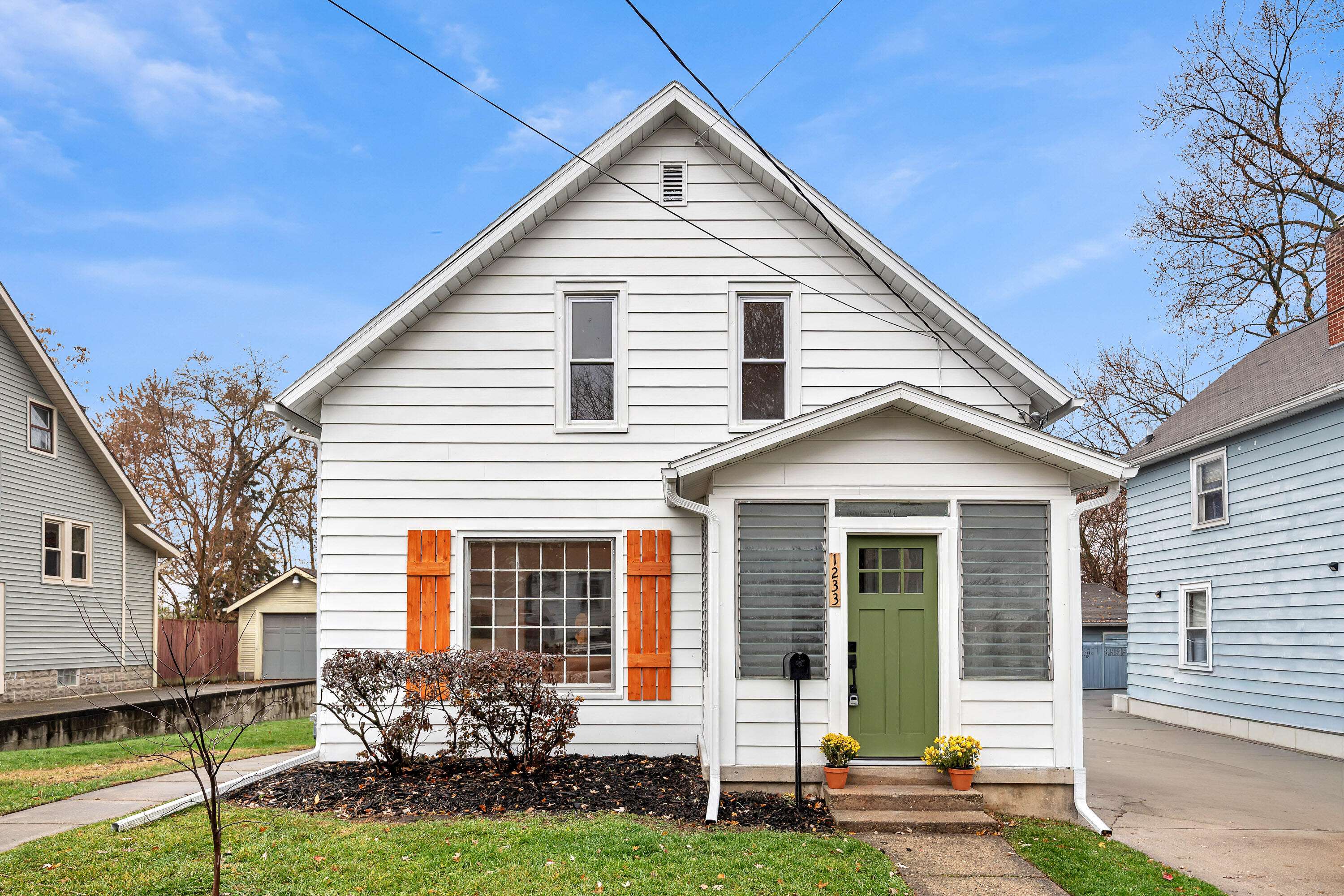 Grand Rapids, MI 49505,1233 Emerald NE Avenue