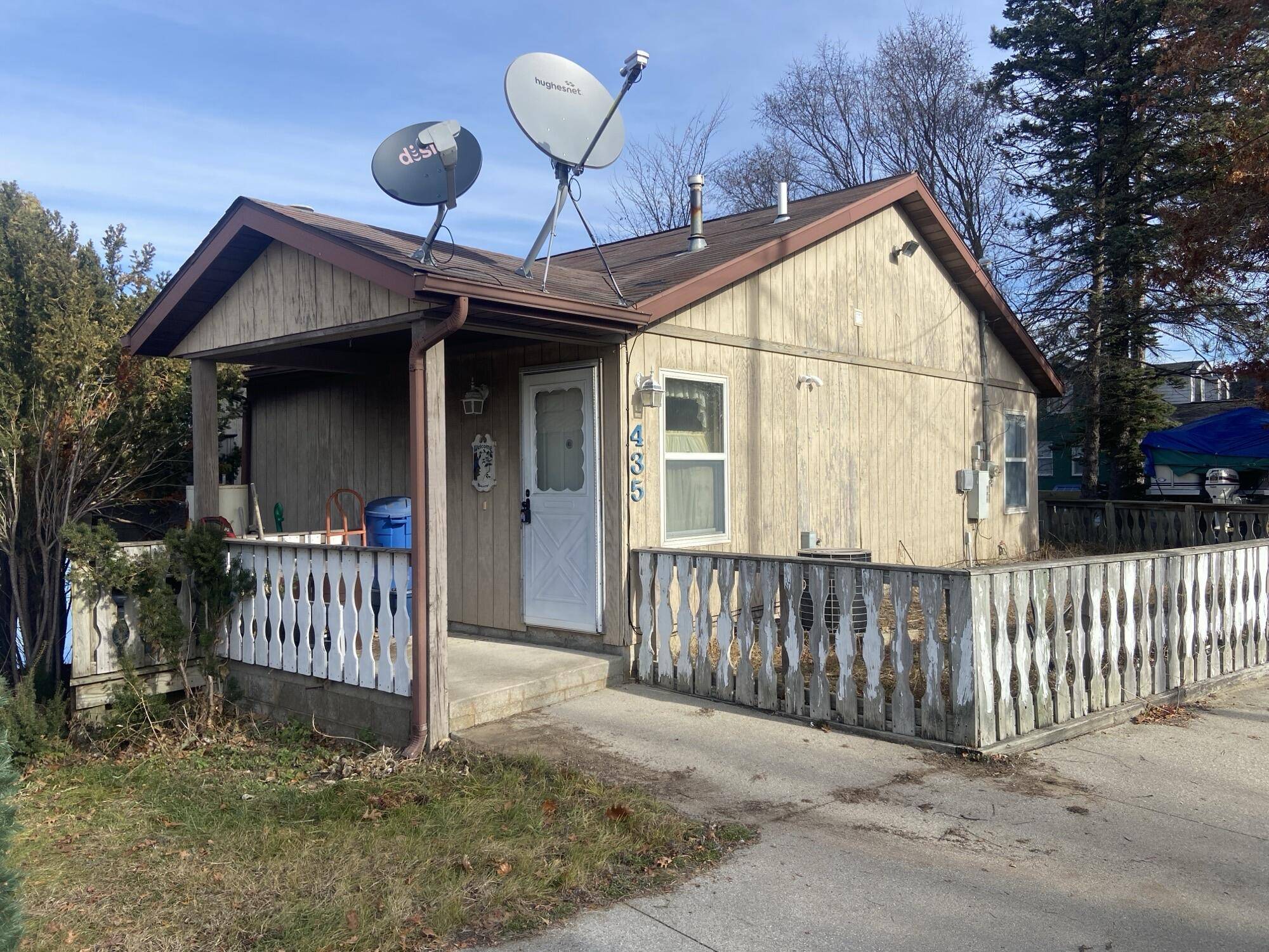 Vestaburg, MI 48891,435 S Rock Lake Drive