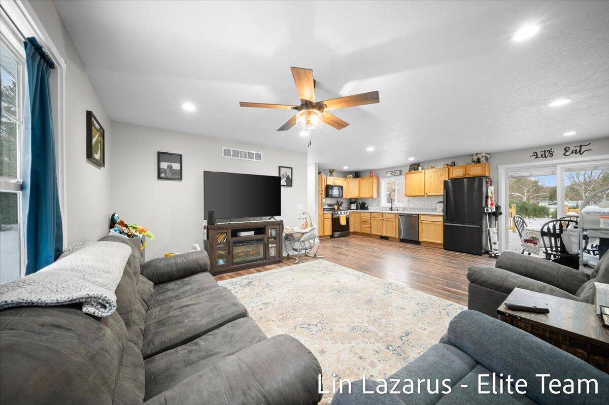 Howard City, MI 49329,16381 W Howard City Edmore Road