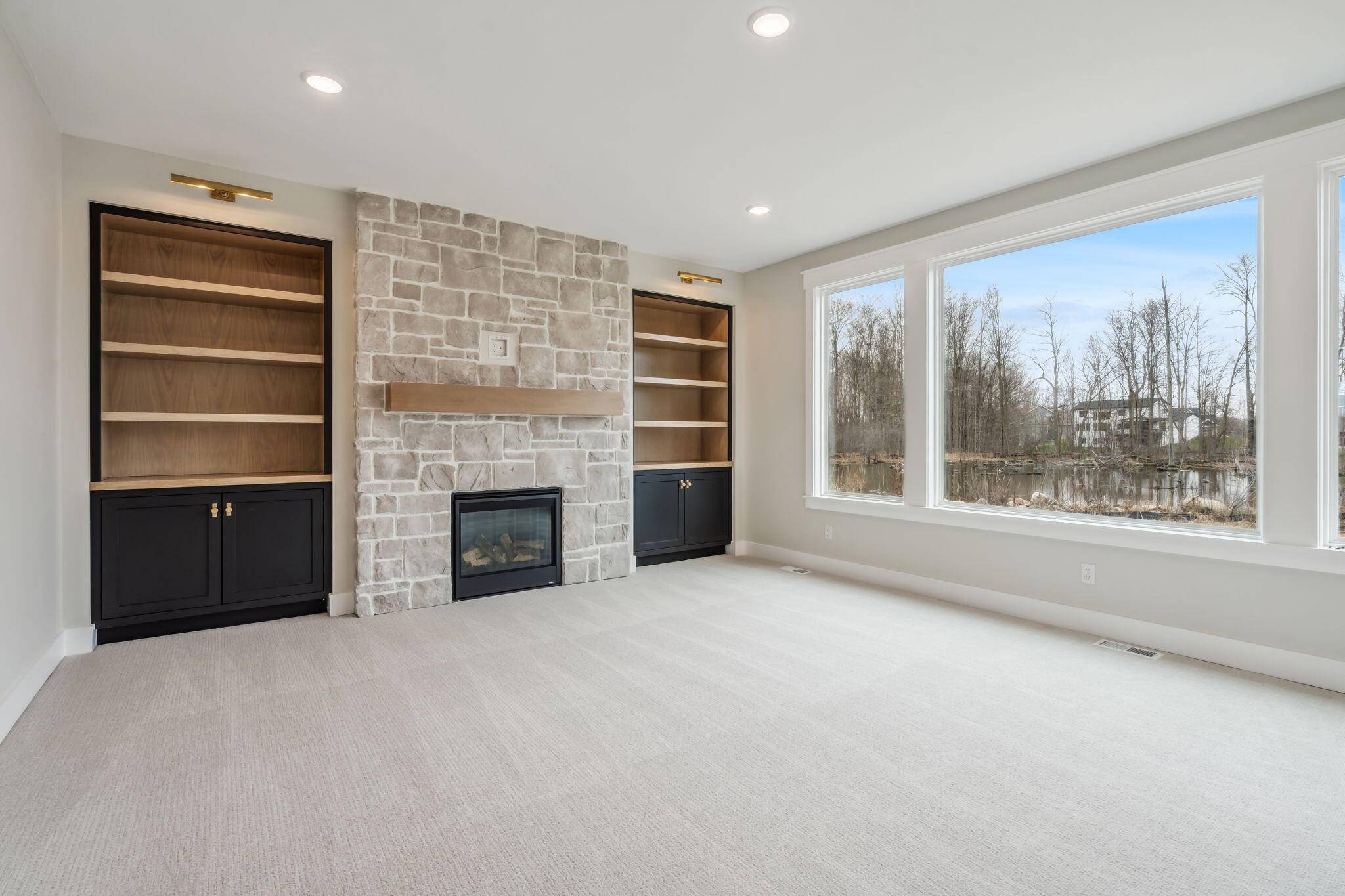 Grand Rapids, MI 49546,3435 Fulton NE Street