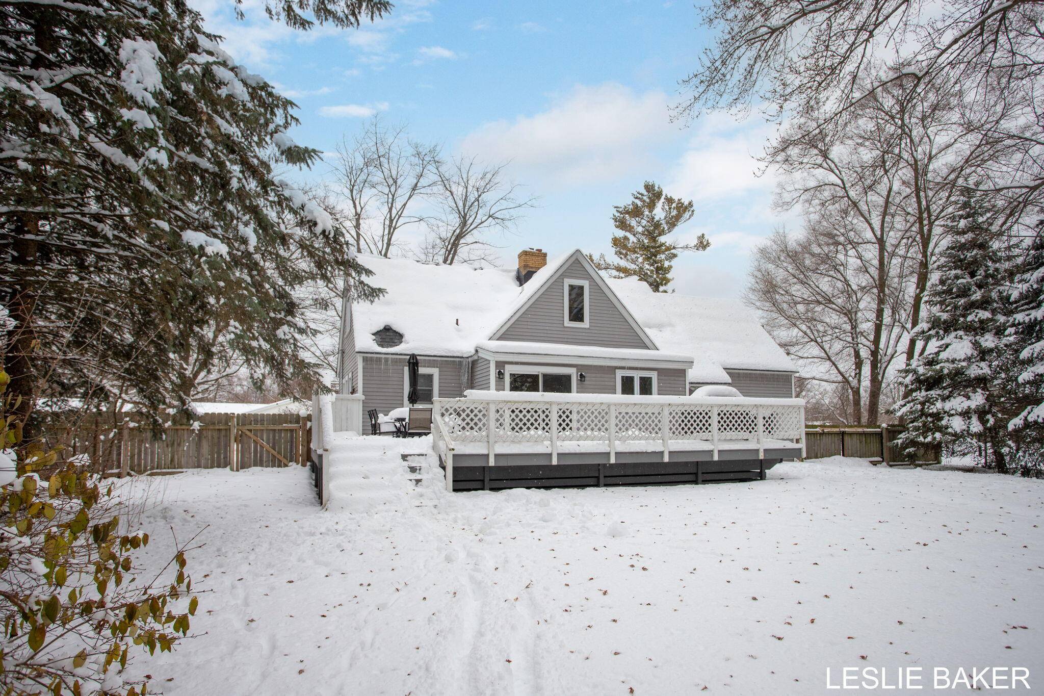 Holland, MI 49423,943 College Avenue